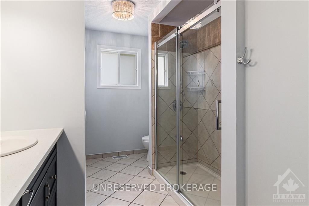 Photo 18 of 147 Archie Street, Ottawa, Constance Bay — HOMEH