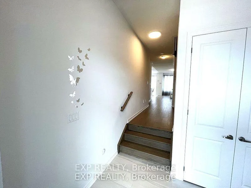Photo 2 of 23 Milady Crescent, Barrie, Rural Barrie Southeast — HOMEH