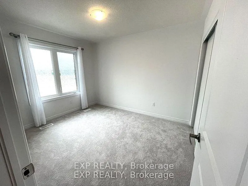 Photo 8 of 23 Milady Crescent, Barrie, Rural Barrie Southeast — HOMEH