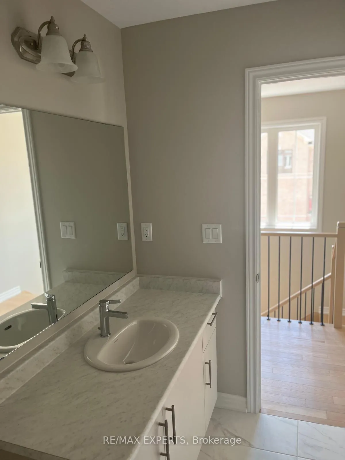 Photo 11 of 111 Greer Street, Barrie, Rural Barrie Southeast — HOMEH