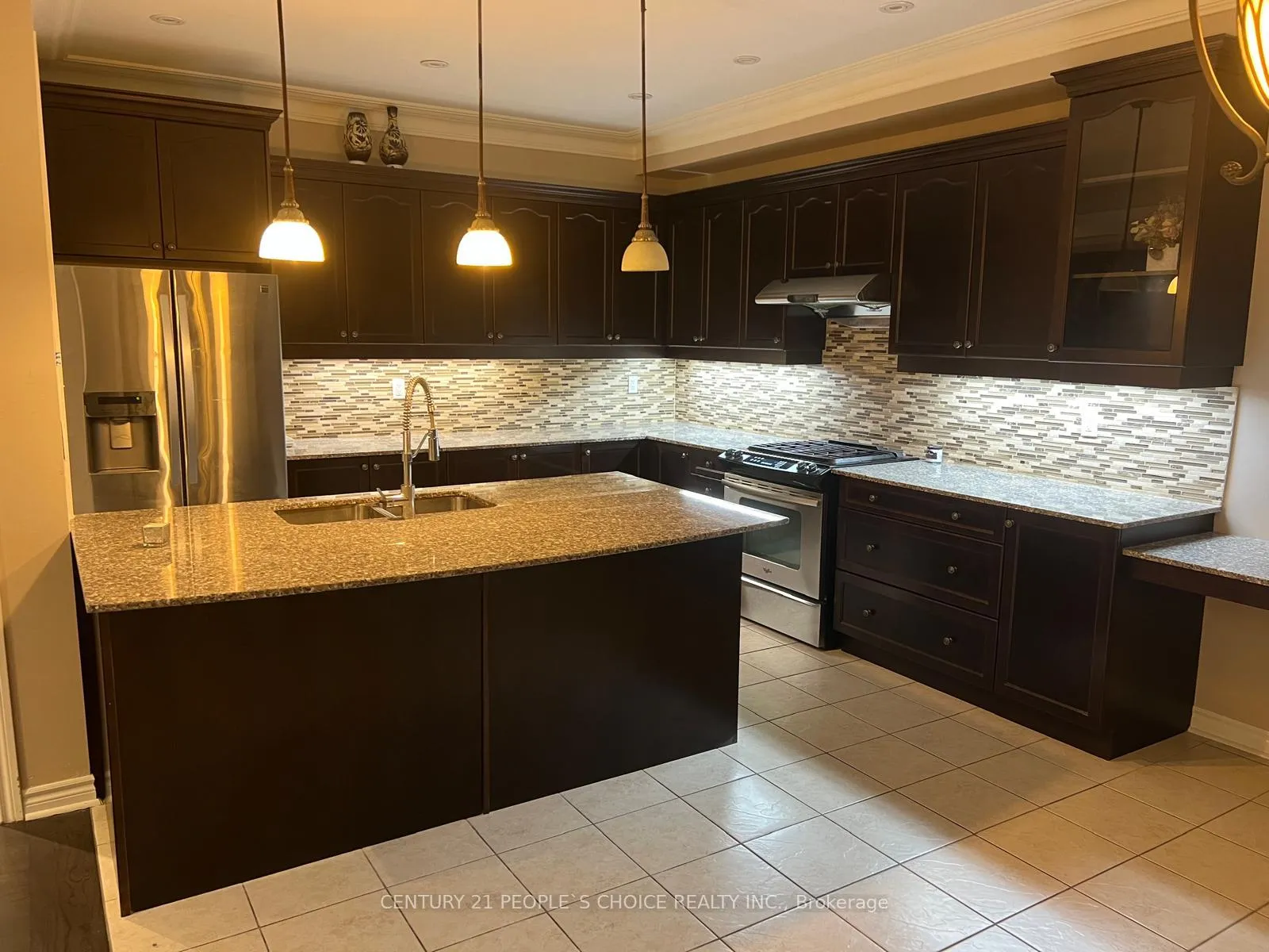 Photo 6 of Unit Upper, 114 Garyscholl Road, Vaughan, Vellore Village — HOMEH