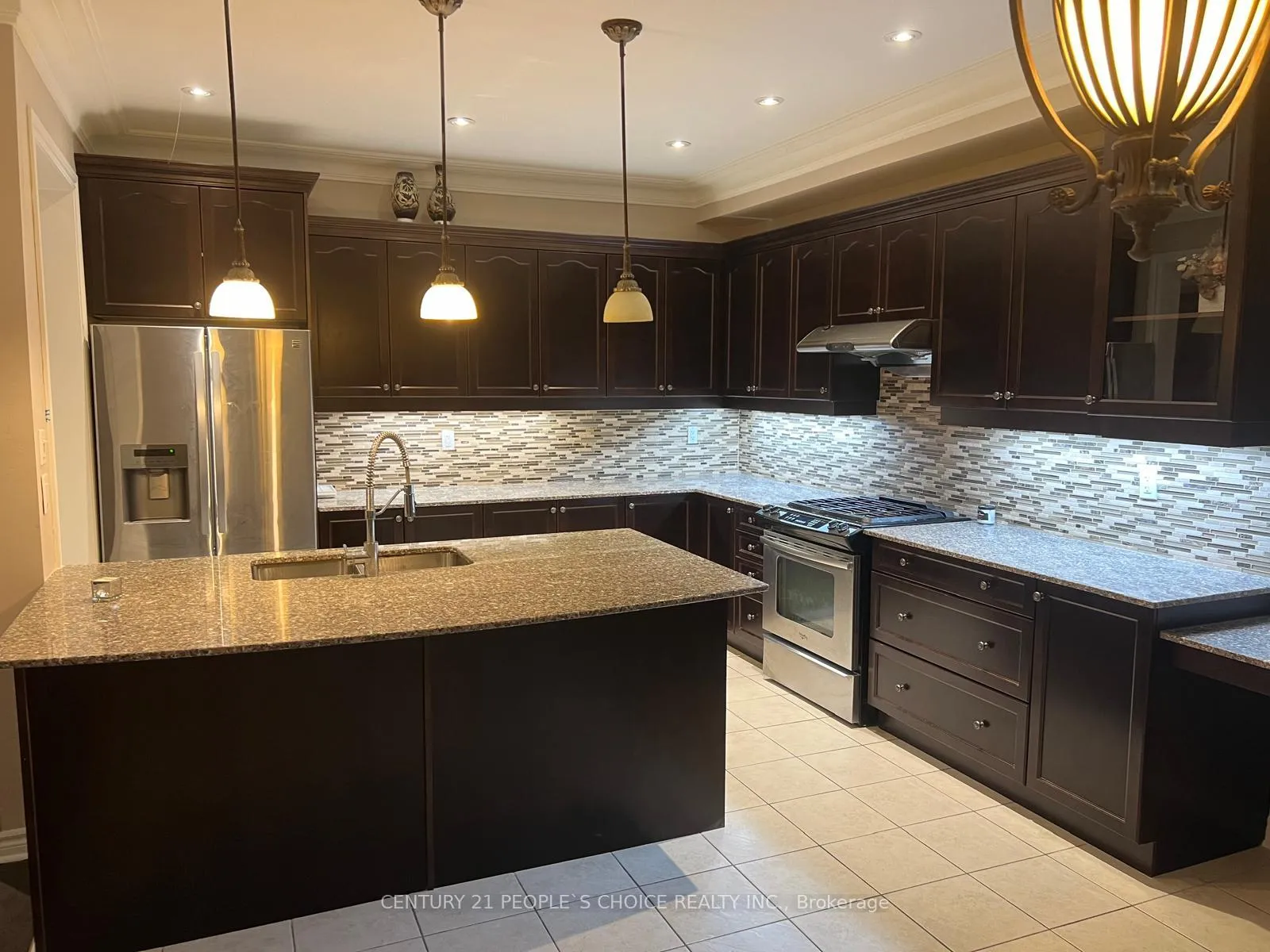 Photo 9 of Unit Upper, 114 Garyscholl Road, Vaughan, Vellore Village — HOMEH
