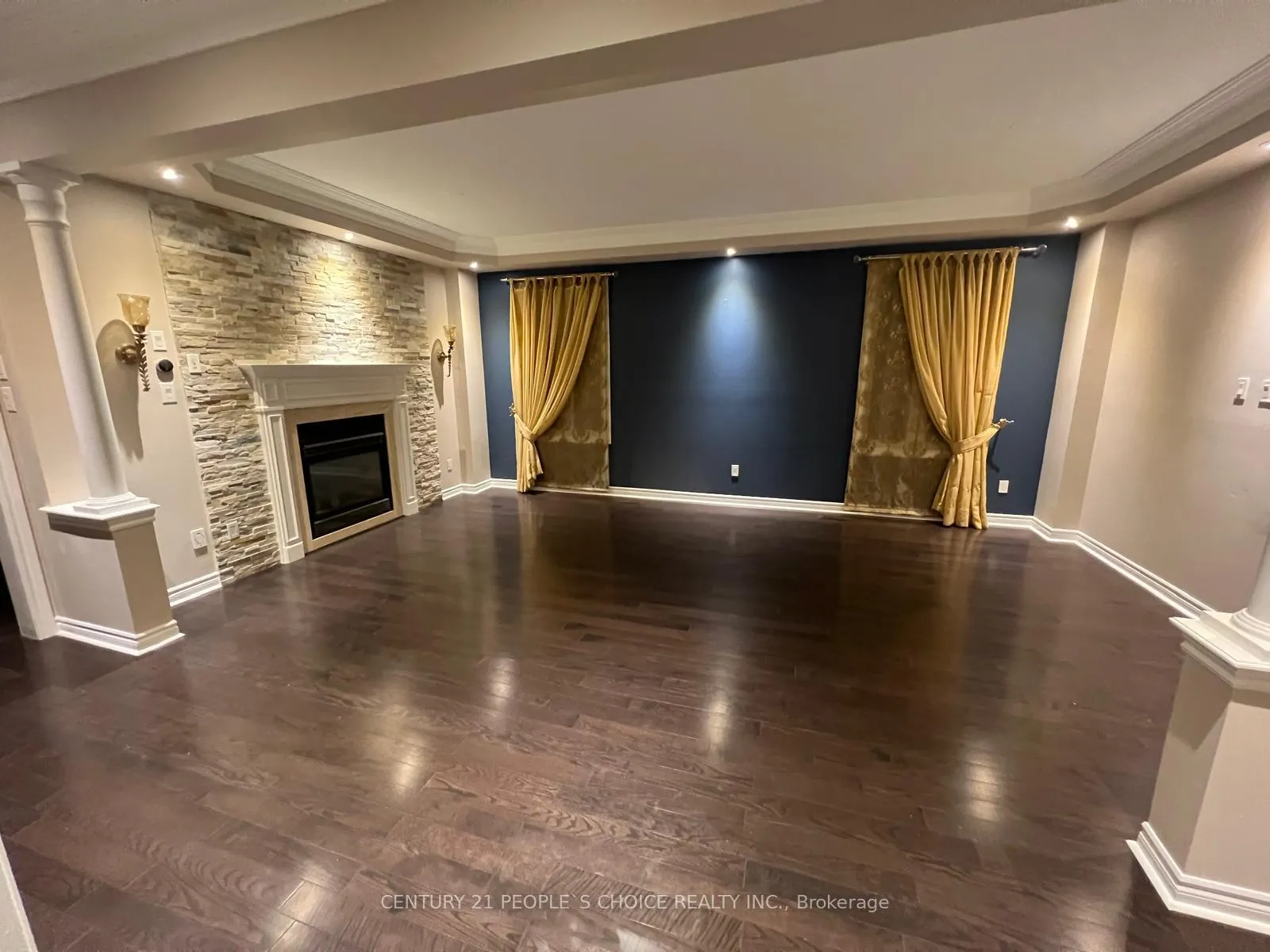 Photo 10 of Unit Upper, 114 Garyscholl Road, Vaughan, Vellore Village — HOMEH