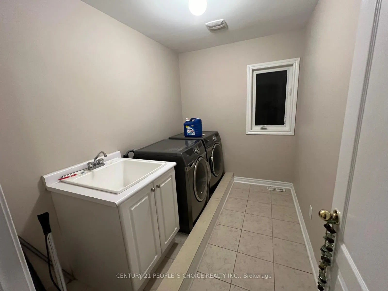 Photo 30 of Unit Upper, 114 Garyscholl Road, Vaughan, Vellore Village — HOMEH