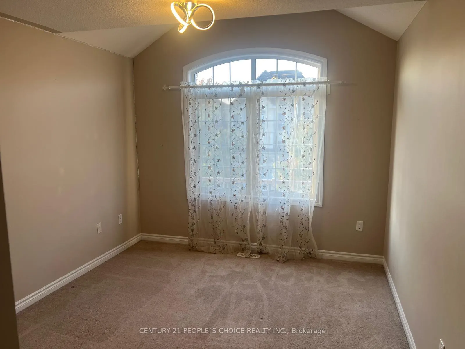 Photo 31 of Unit Upper, 114 Garyscholl Road, Vaughan, Vellore Village — HOMEH