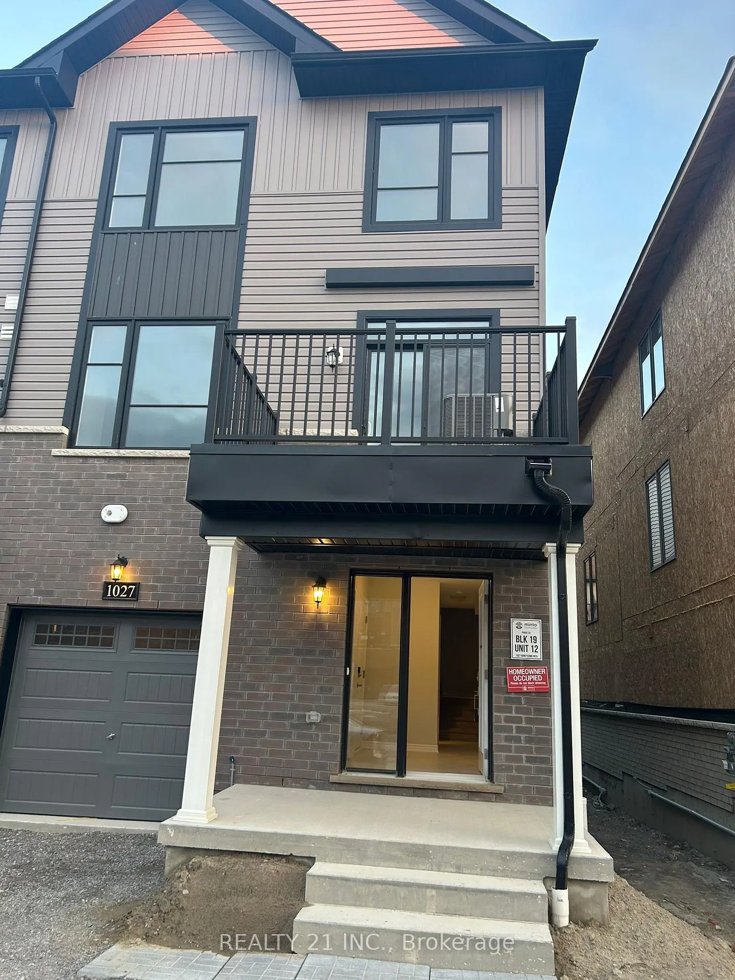 Photo 1 of 1027 Honeycomb Path, Oshawa, Kedron — HOMEH