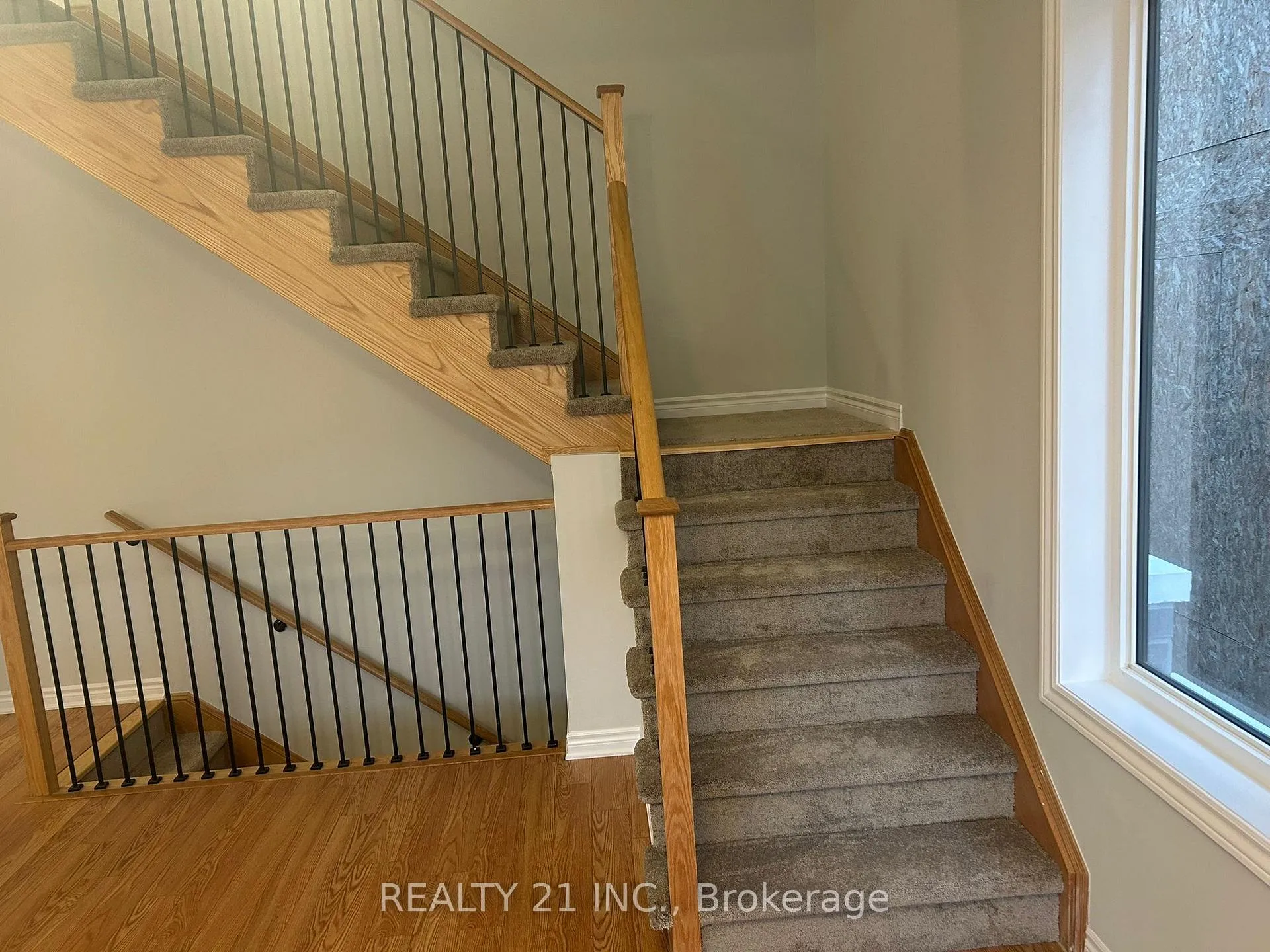 Photo 3 of 1027 Honeycomb Path, Oshawa, Kedron — HOMEH