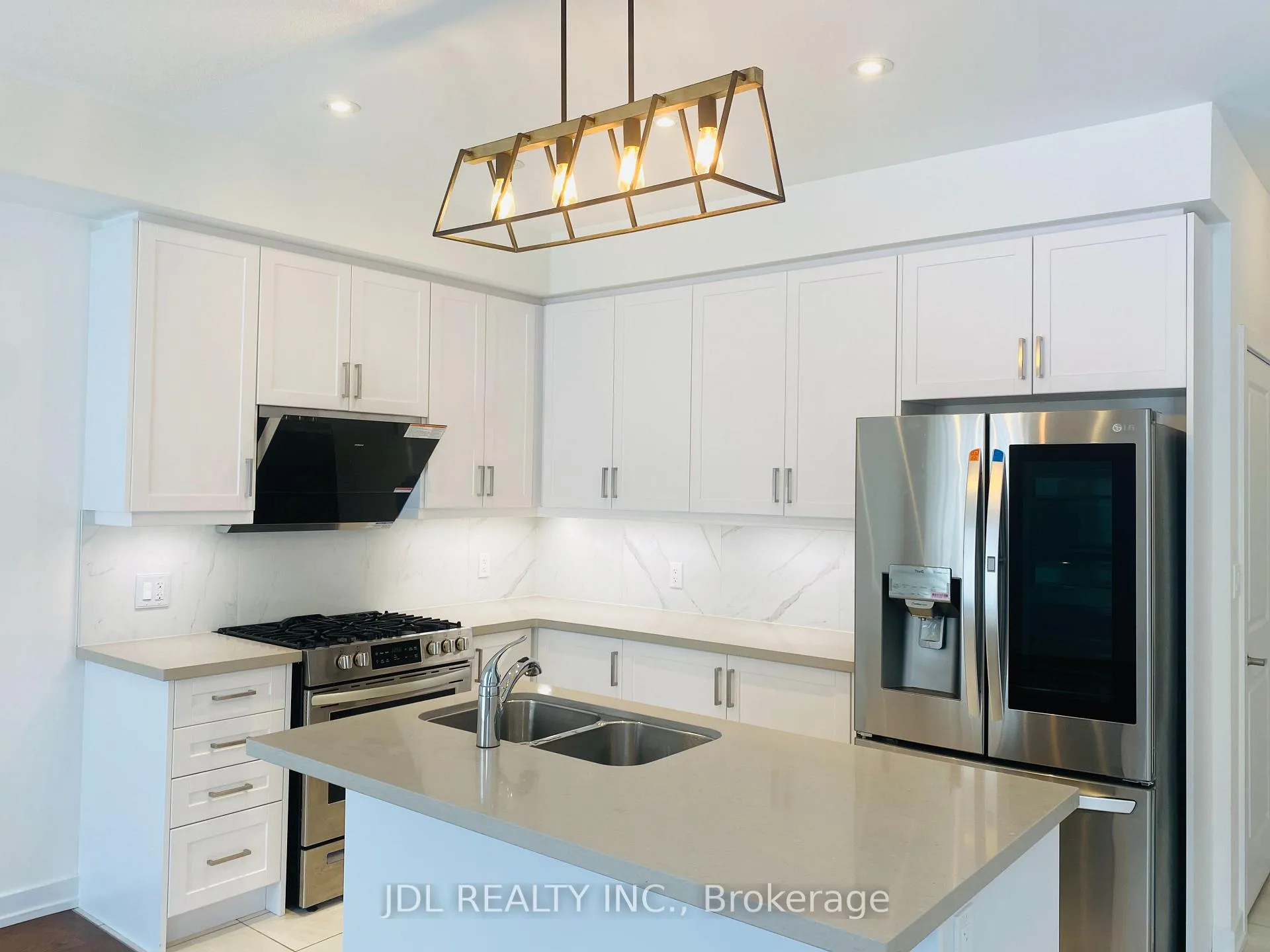 Photo 3 of 101 Hilts Drive, Richmond Hill, Rural Richmond Hill — HOMEH