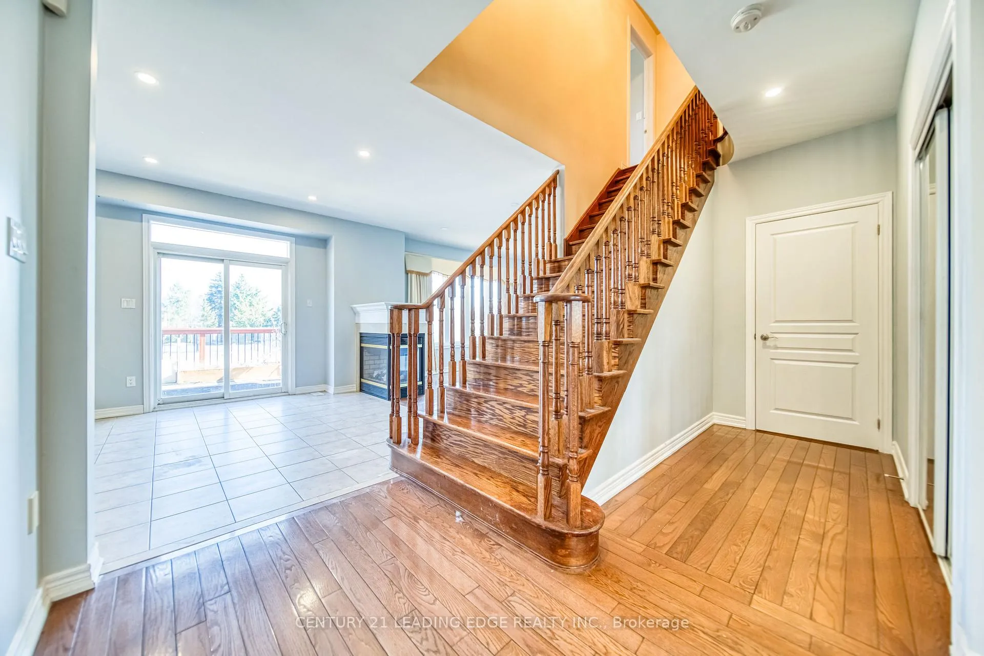 Photo 5 of 29 Adastra Crescent, Markham, Victoria Manor-Jennings Gate — HOMEH