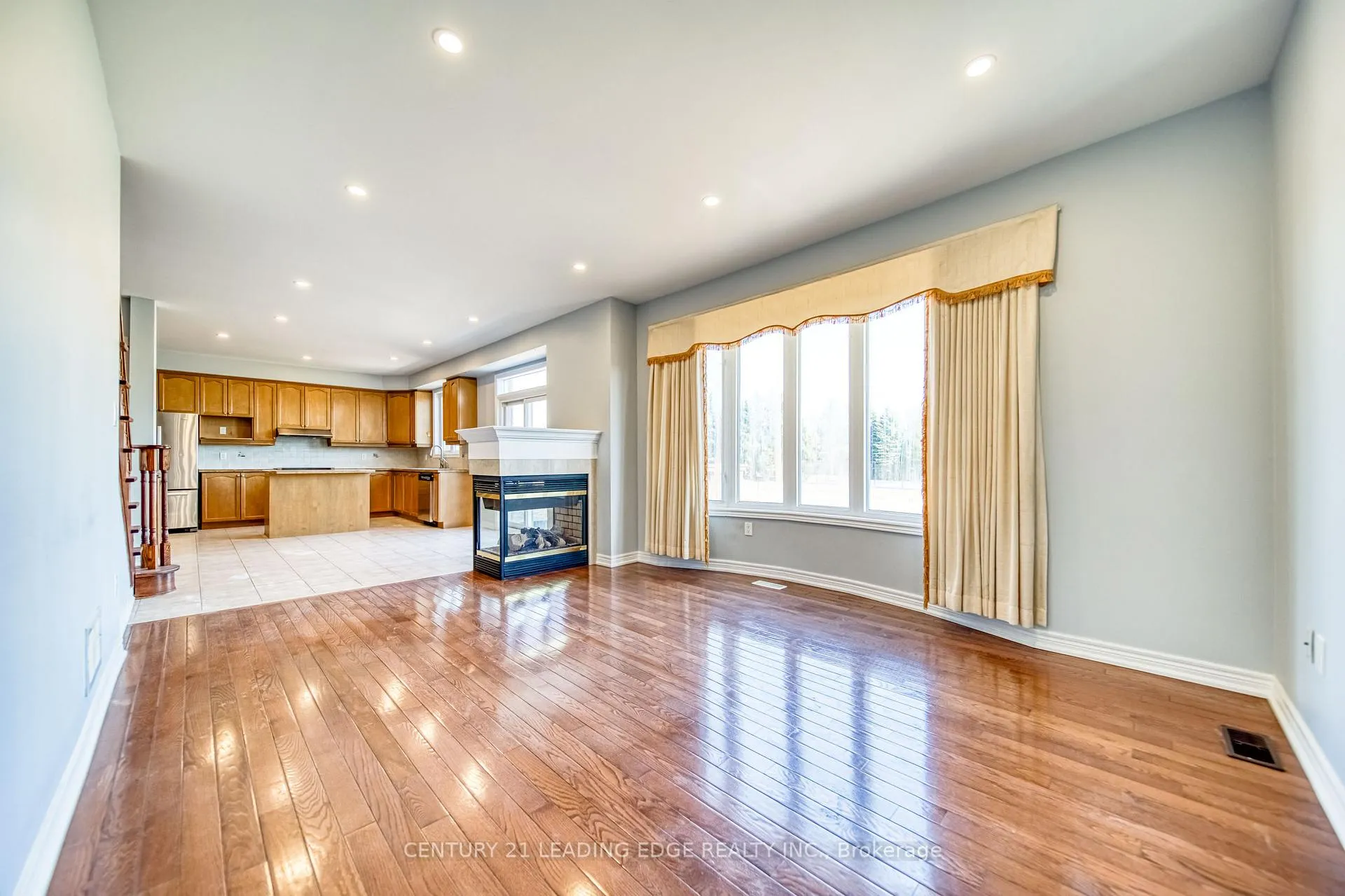 Photo 7 of 29 Adastra Crescent, Markham, Victoria Manor-Jennings Gate — HOMEH