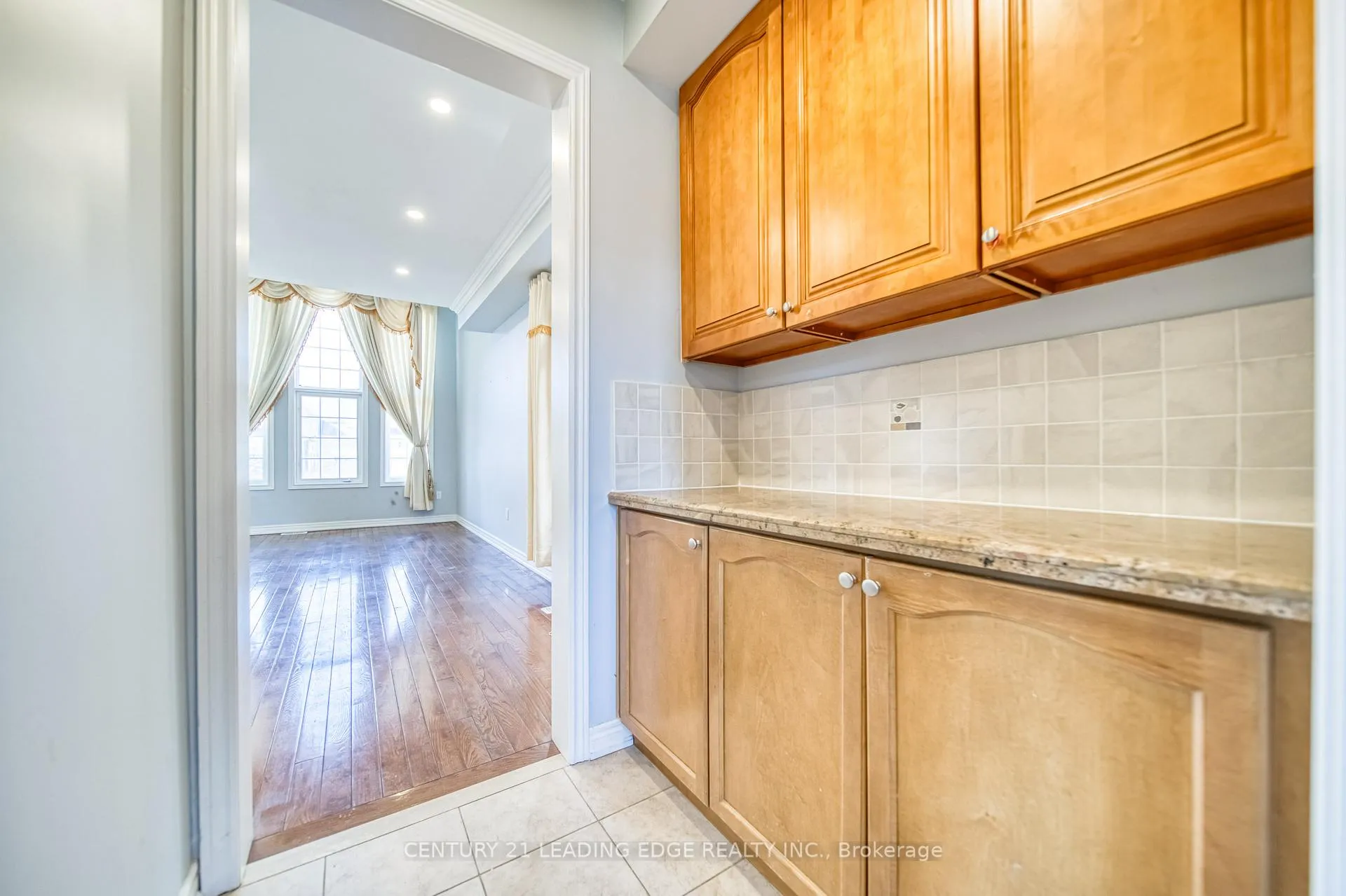 Photo 11 of 29 Adastra Crescent, Markham, Victoria Manor-Jennings Gate — HOMEH