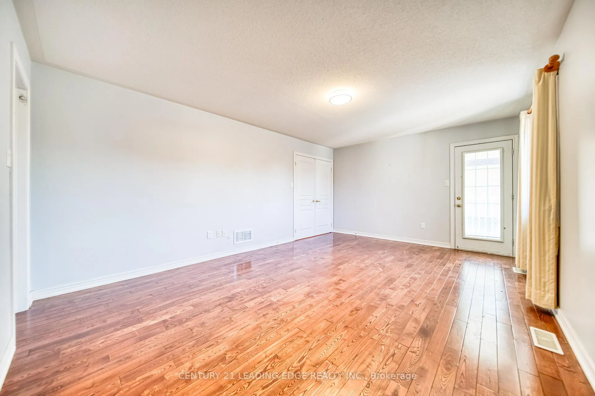 Photo 18 of 29 Adastra Crescent, Markham, Victoria Manor-Jennings Gate — HOMEH