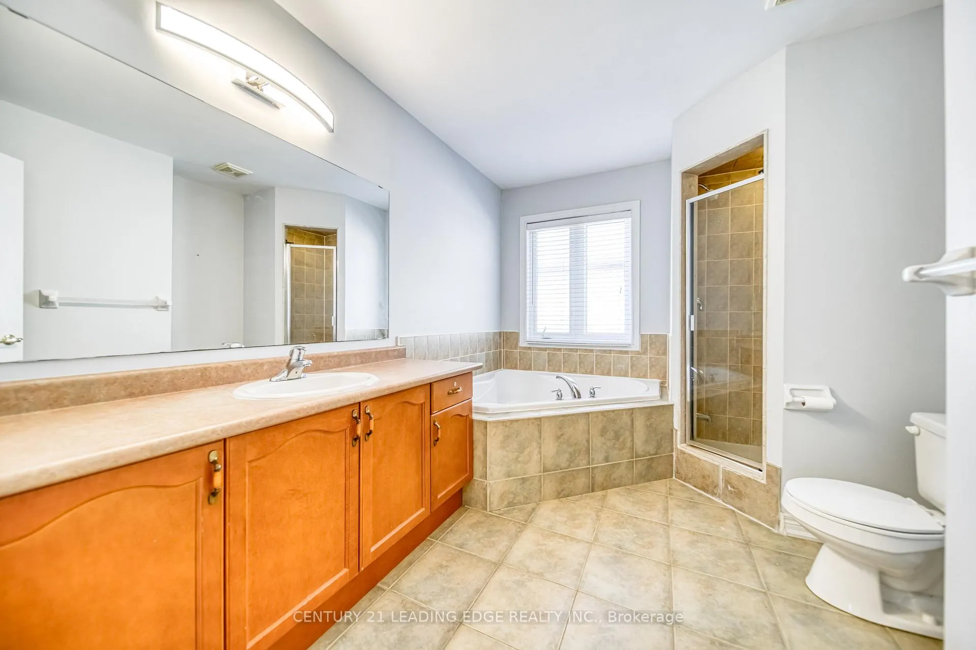 Photo 19 of 29 Adastra Crescent, Markham, Victoria Manor-Jennings Gate — HOMEH