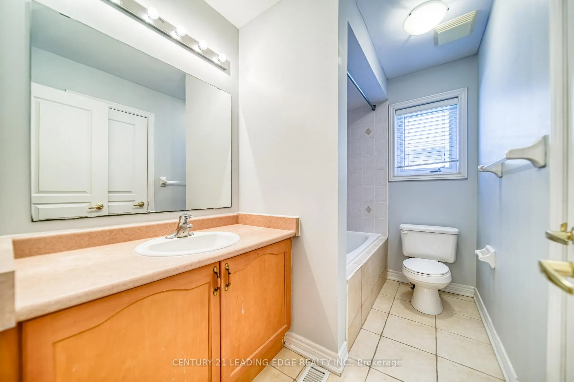 Photo 24 of 29 Adastra Crescent, Markham, Victoria Manor-Jennings Gate — HOMEH