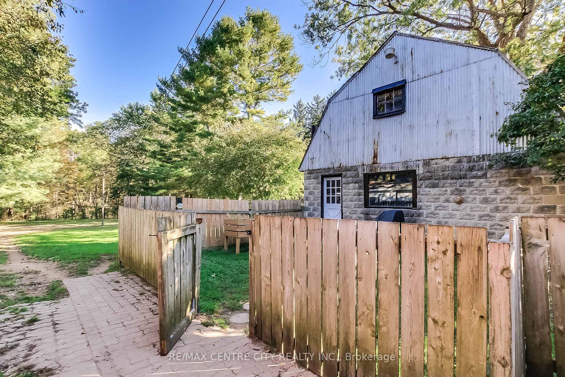 Photo 23 of 46284 Sparta Line, Central Elgin, Sparta — HOMEH