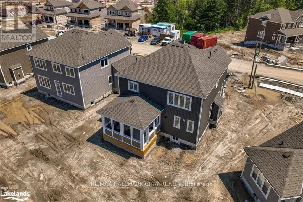 Photo 2 of 17 Chambery Street, Bracebridge, Macaulay — HOMEH