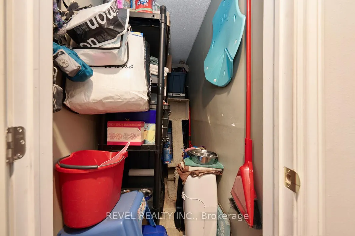 Photo 10 of Unit Upper, 88 Fox Run, Barrie, Letitia Heights — HOMEH
