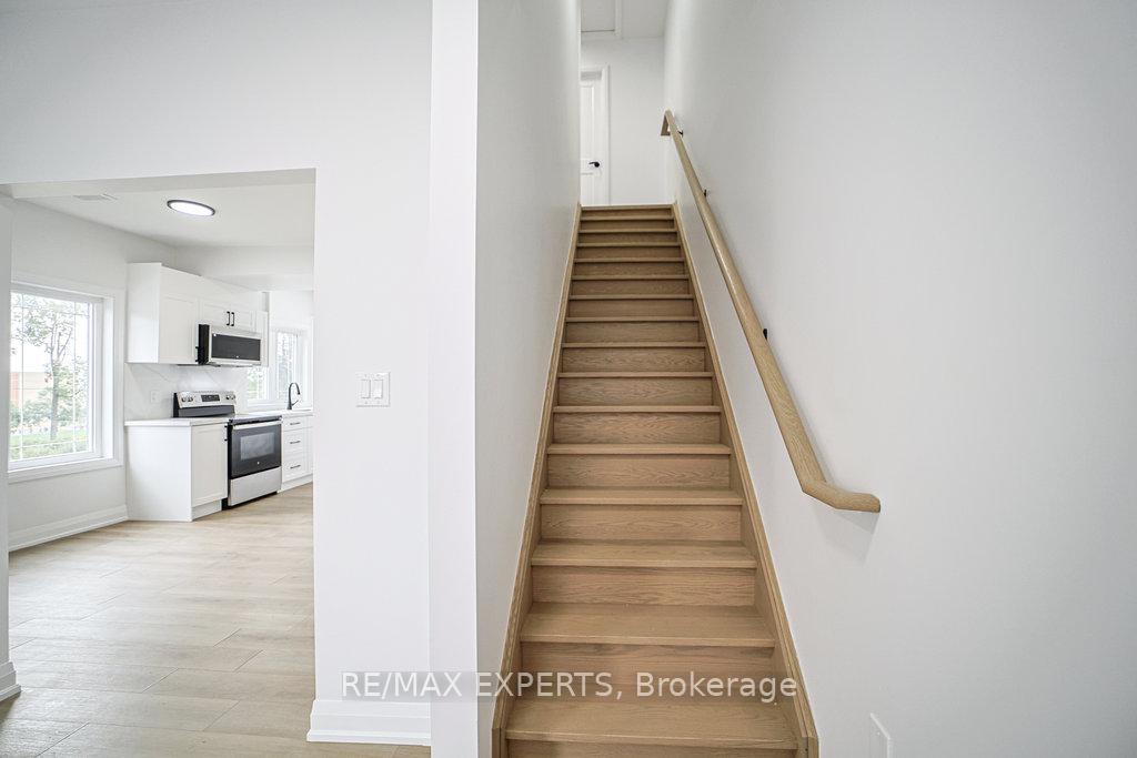 Photo 23 of 426 Veterans Drive, Barrie, Holly — HOMEH