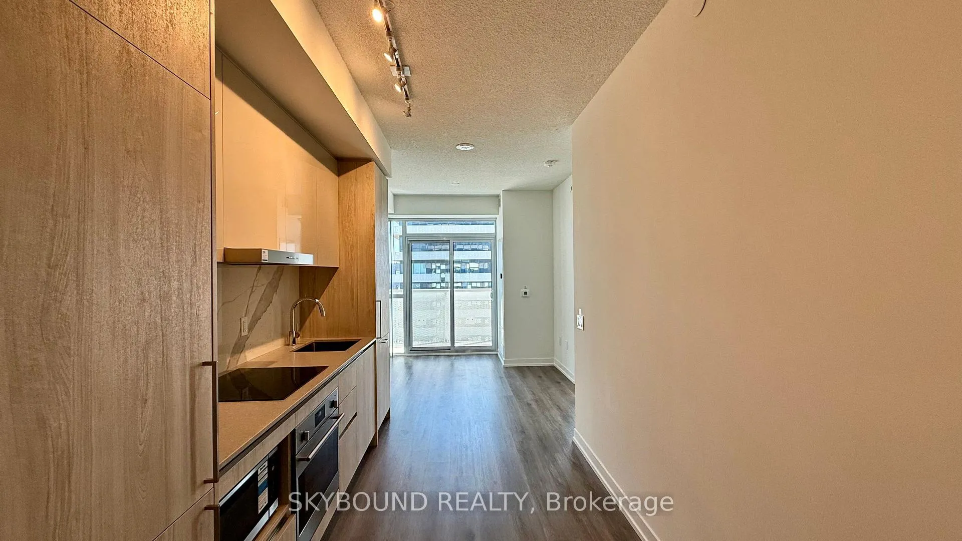 Photo 1 of 225 Commerce Street, Vaughan, Vaughan Corporate Centre — HOMEH
