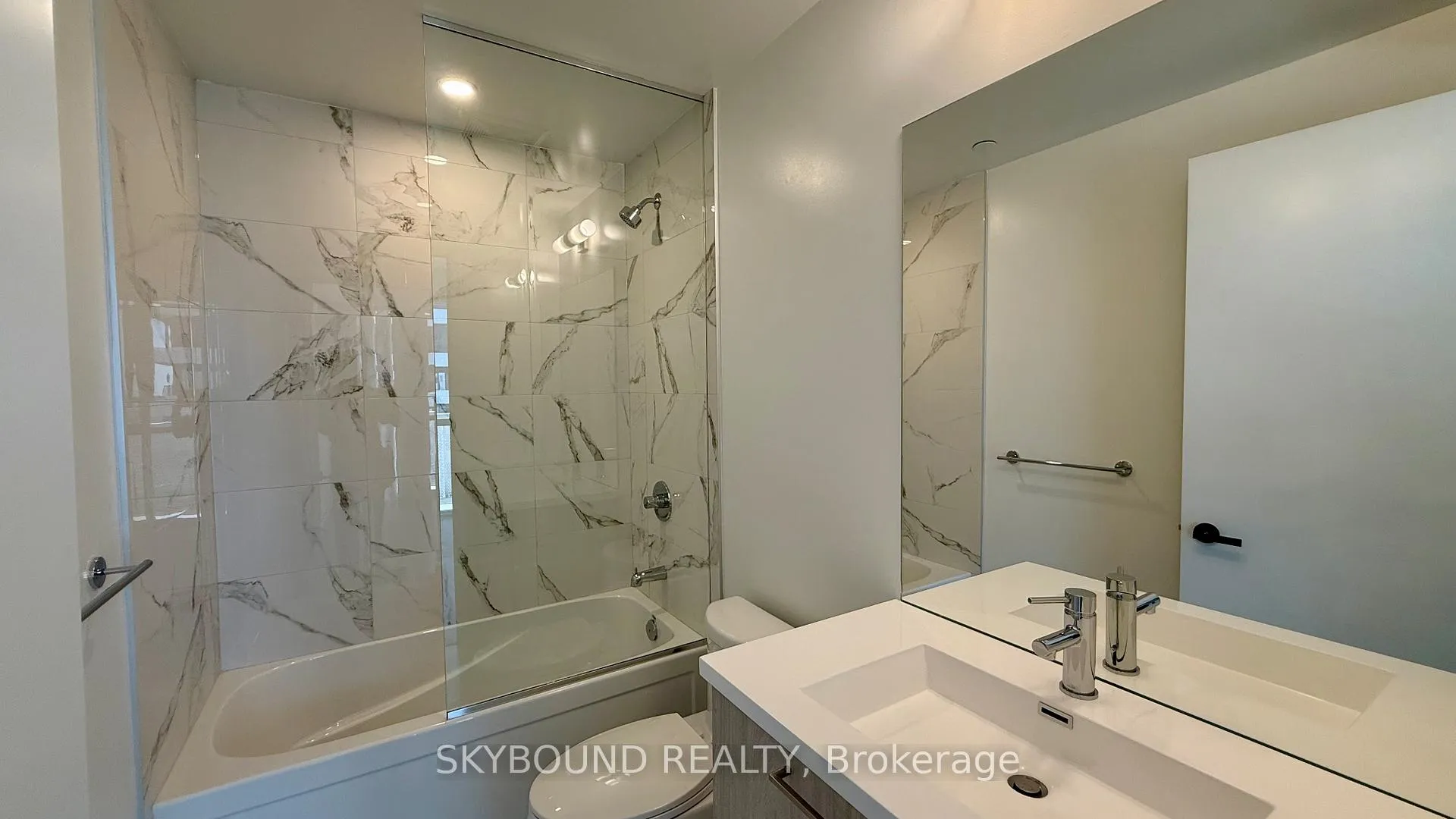 Photo 7 of 225 Commerce Street, Vaughan, Vaughan Corporate Centre — HOMEH