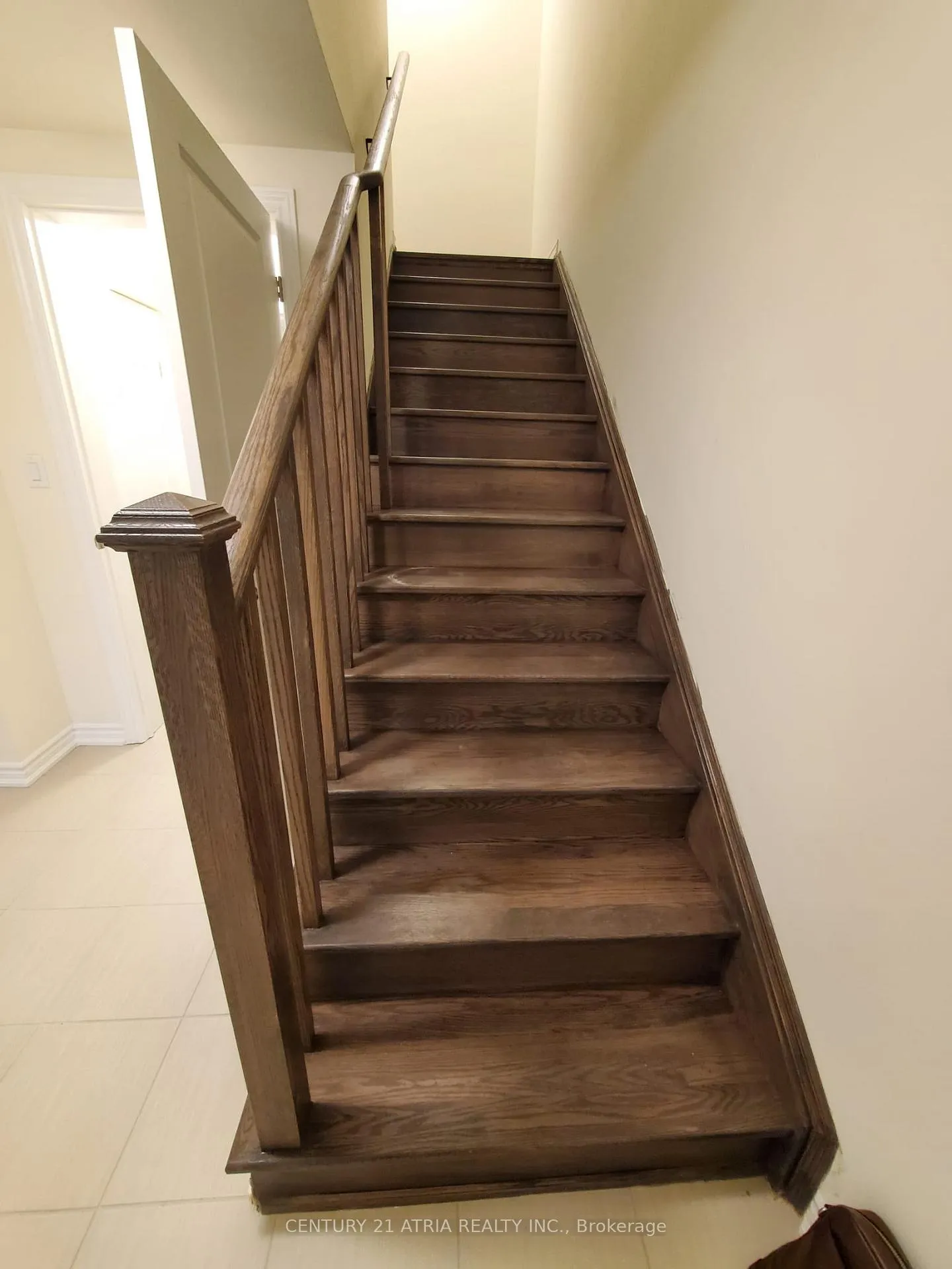 Photo 3 of 462 Salem Road S, Ajax, South East — HOMEH
