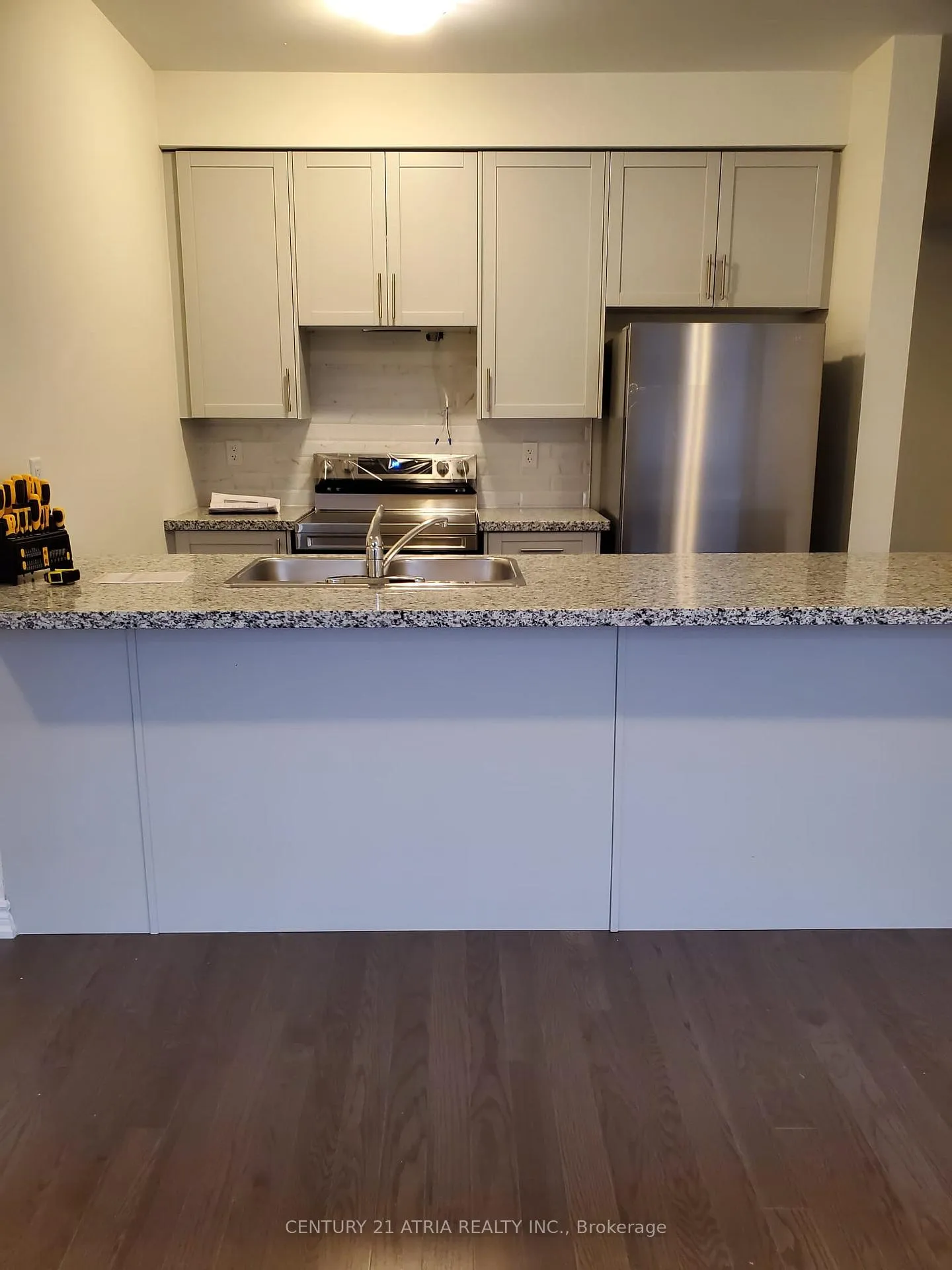 Photo 11 of 462 Salem Road S, Ajax, South East — HOMEH
