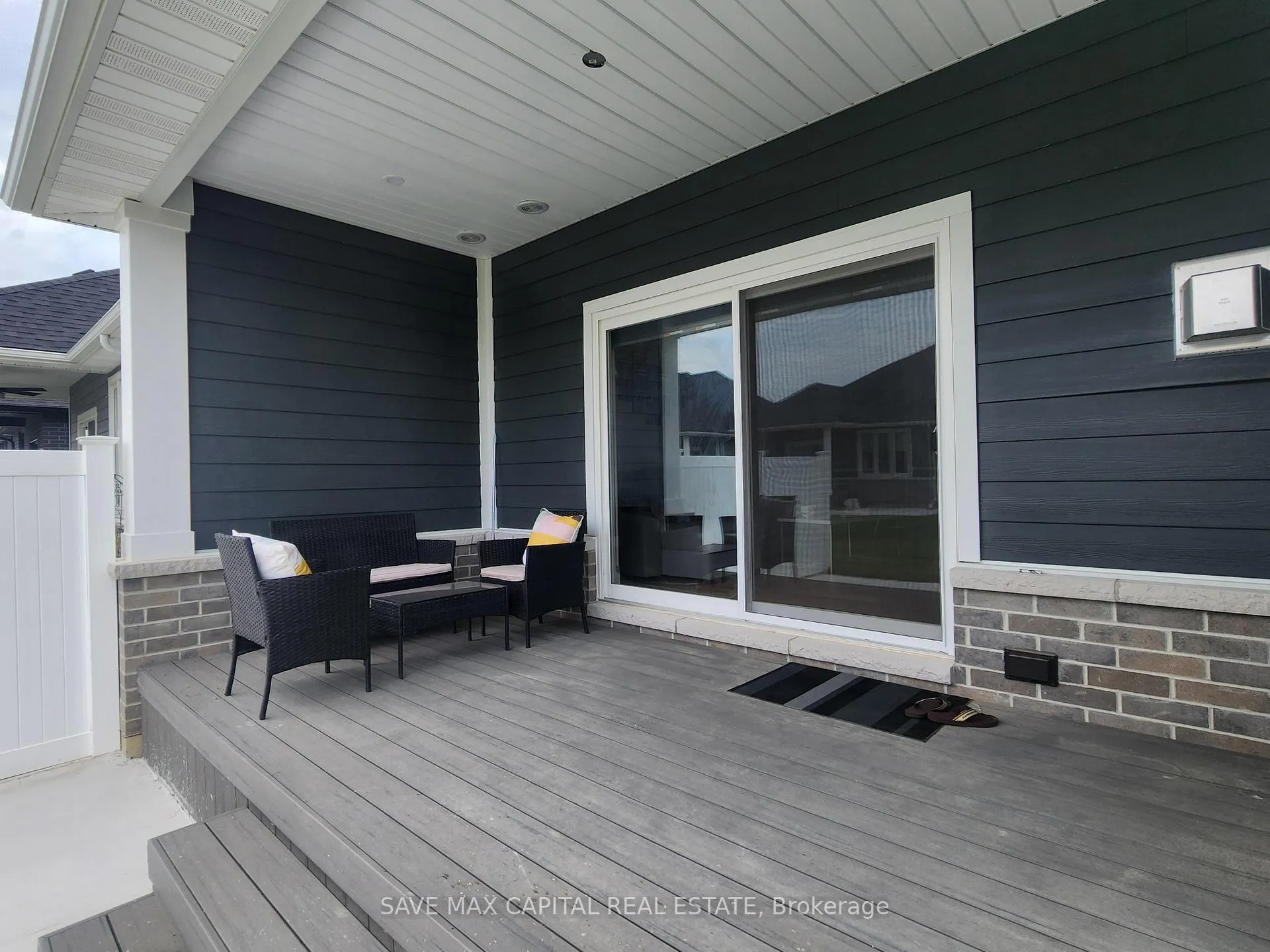 Photo 3 of 402 Caserta Crescent, Lakeshore — HOMEH