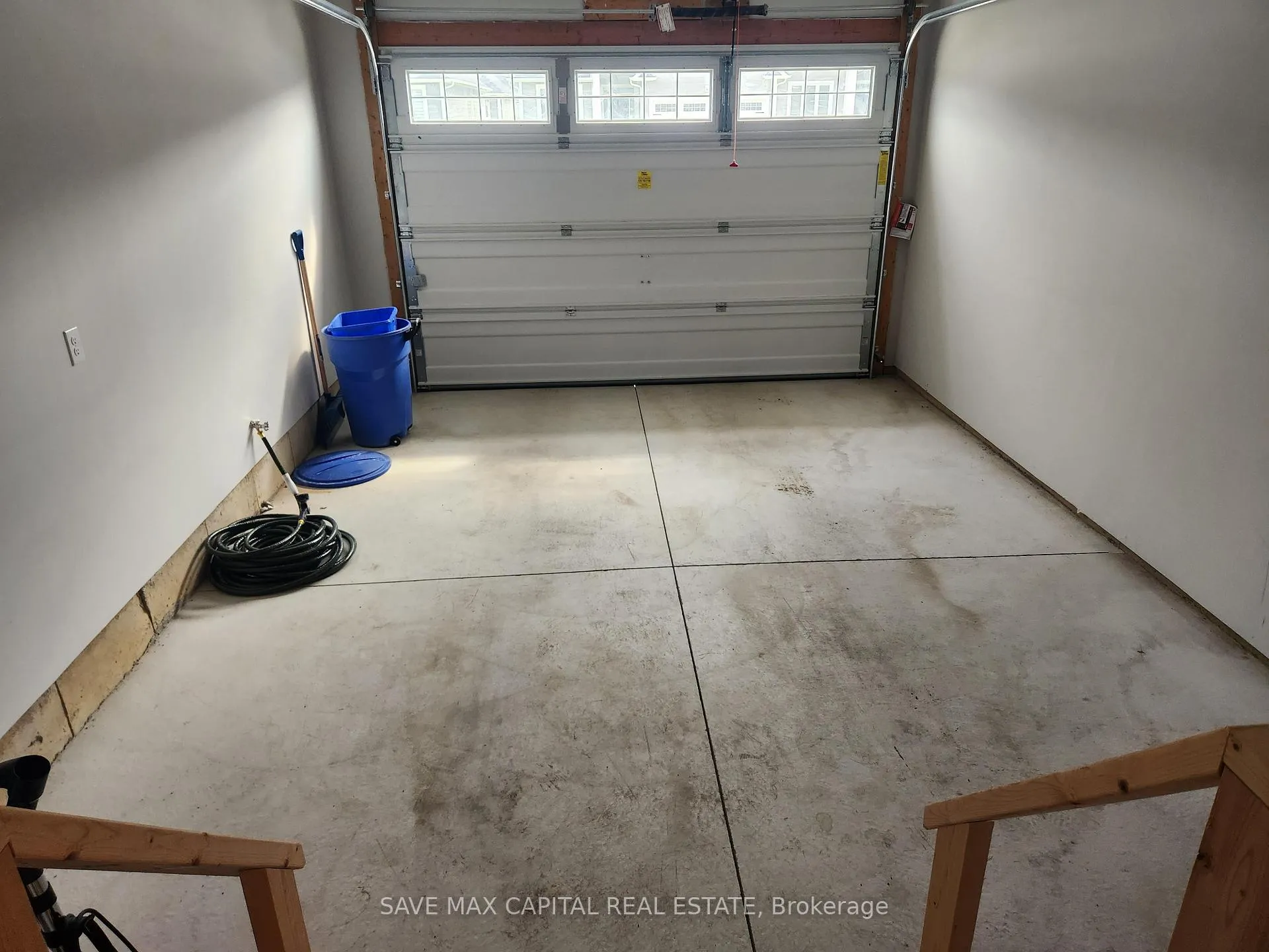 Photo 8 of 402 Caserta Crescent, Lakeshore — HOMEH