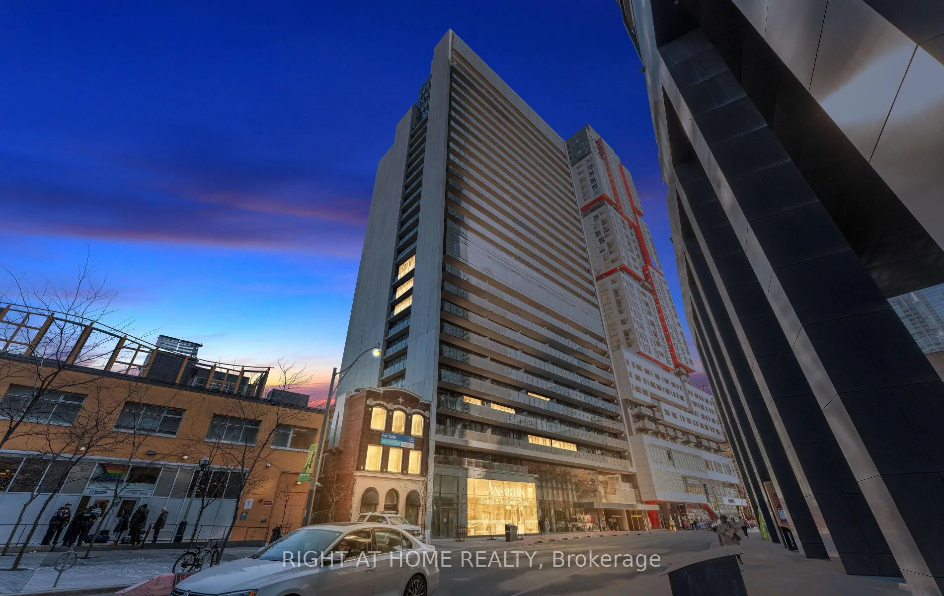 Front of Unit 1501, 330 Richmond Street W