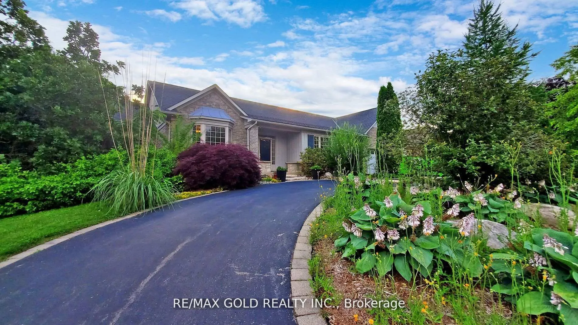 Photo 4 of 7 Maryheather Crescent, Hamilton, Freelton — HOMEH