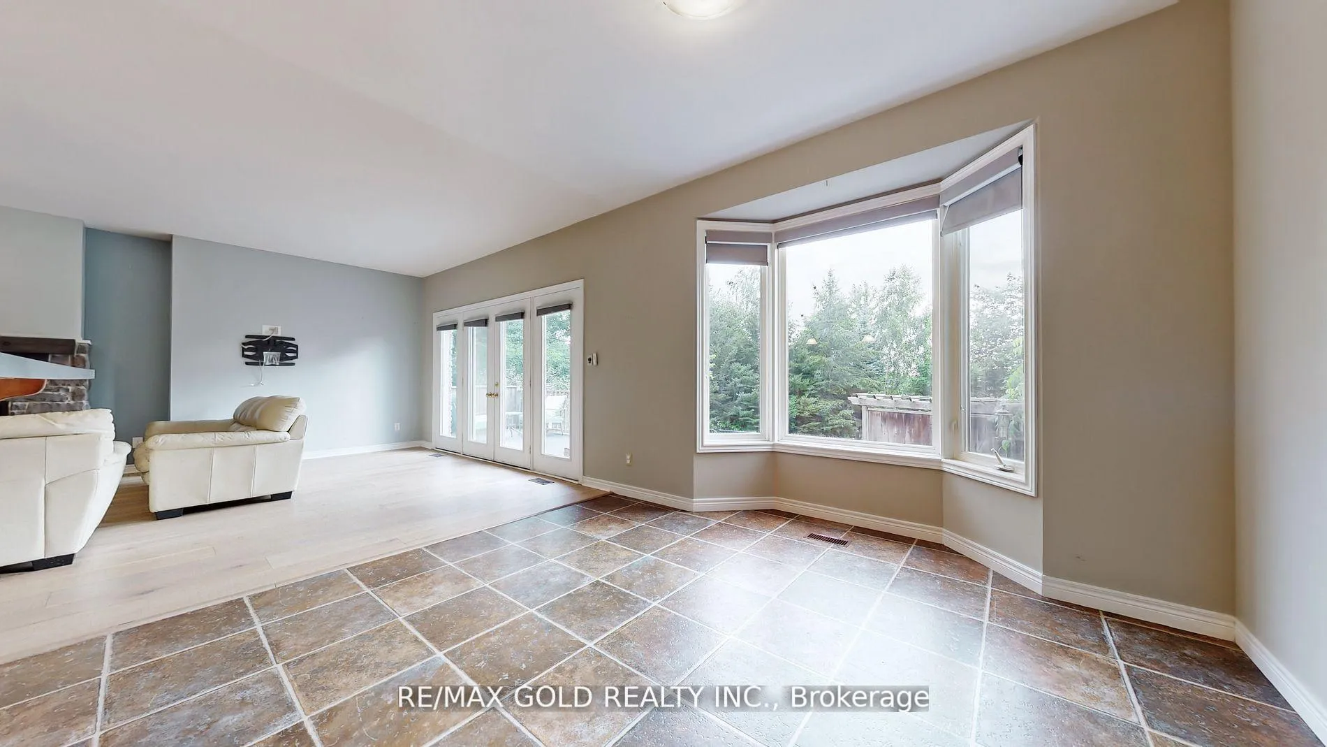 Photo 8 of 7 Maryheather Crescent, Hamilton, Freelton — HOMEH