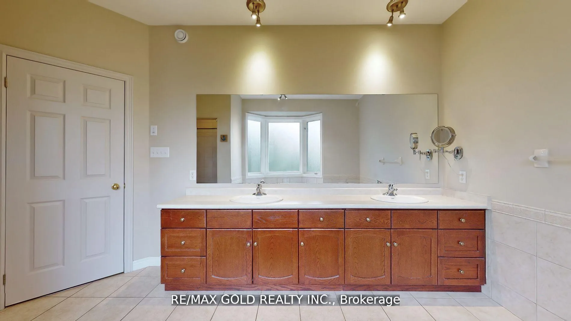 Photo 16 of 7 Maryheather Crescent, Hamilton, Freelton — HOMEH