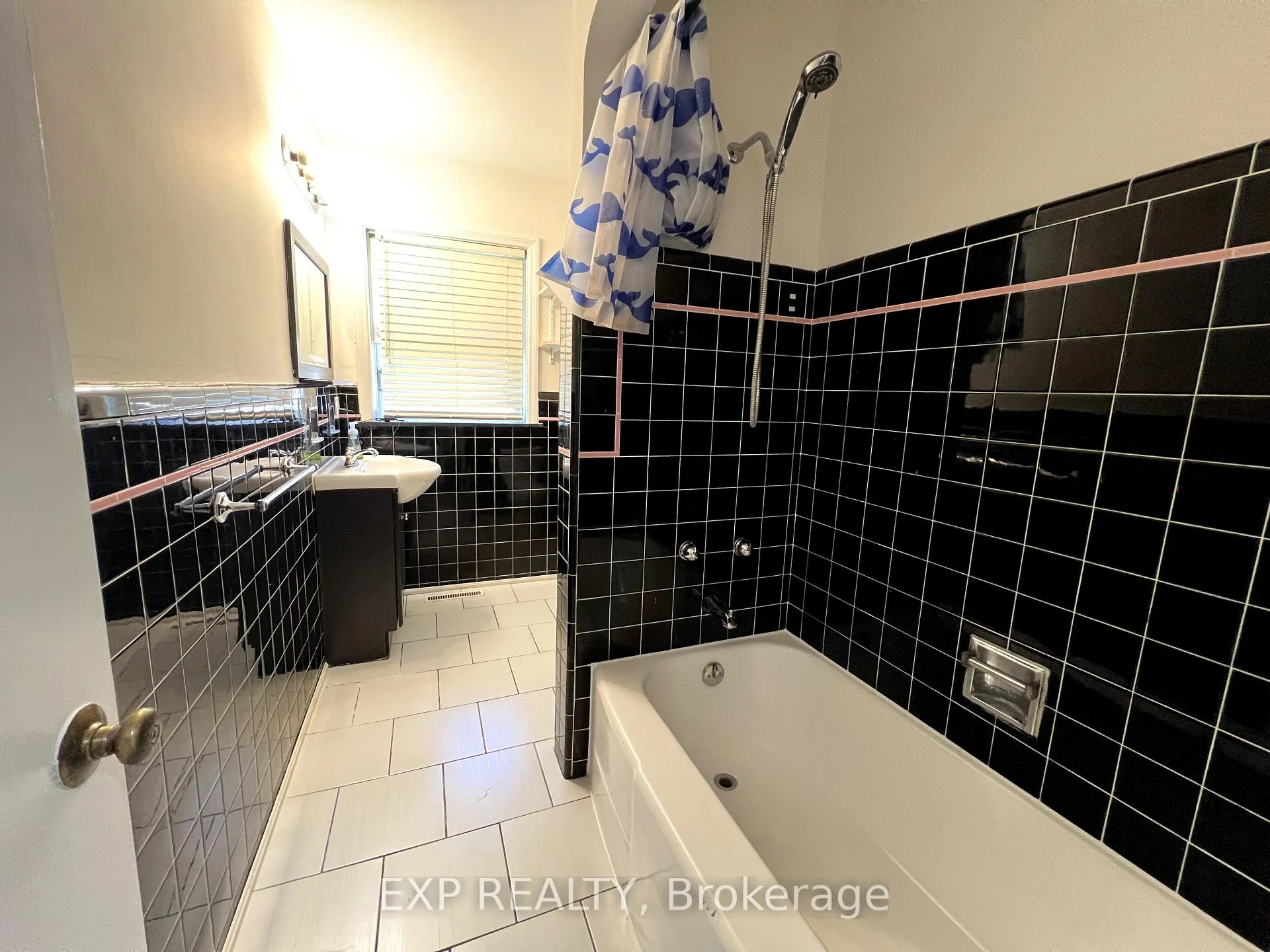 Photo 9 of 21 Helen Avenue, Vaughan, Uplands — HOMEH