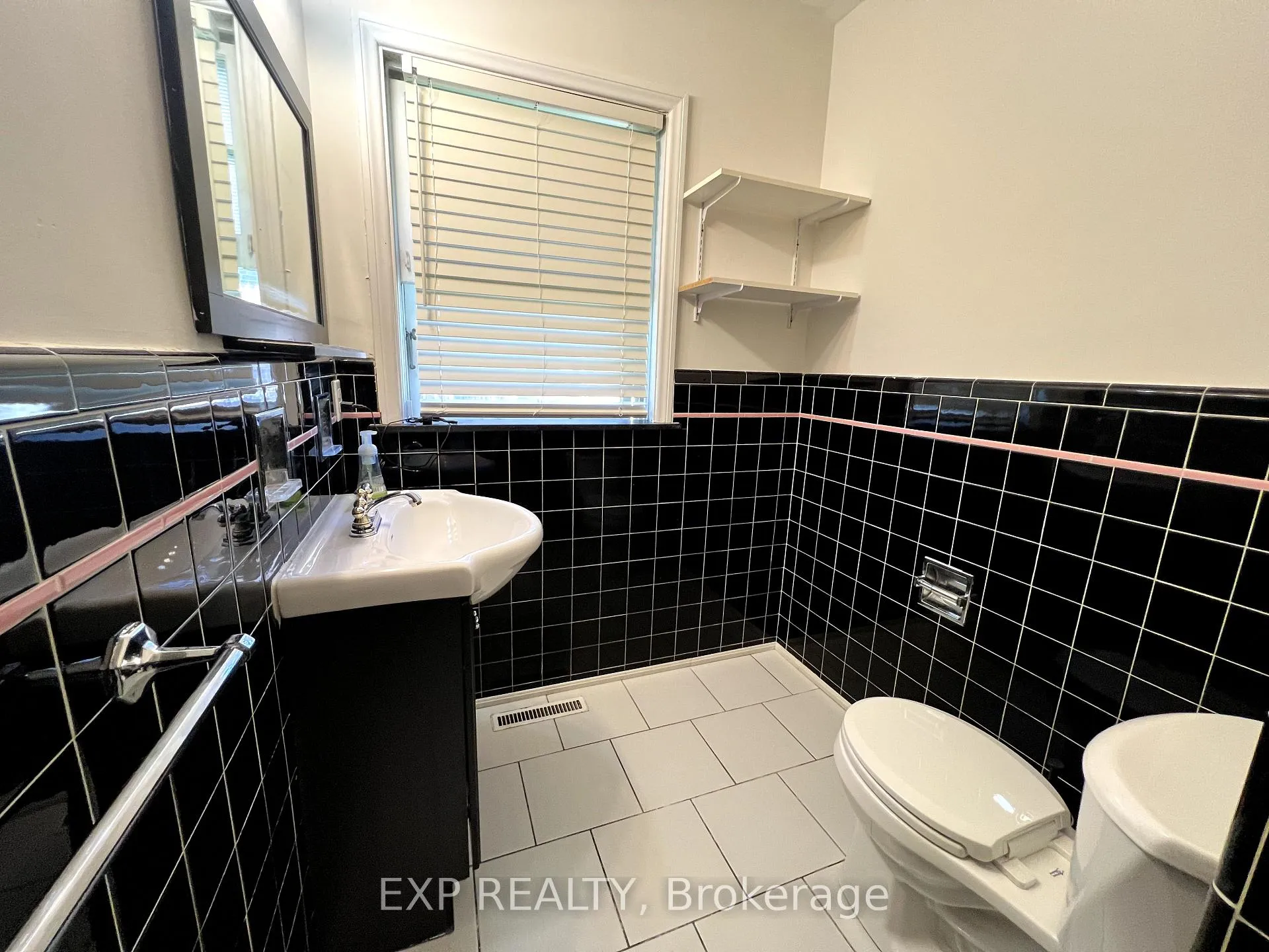 Photo 10 of 21 Helen Avenue, Vaughan, Uplands — HOMEH