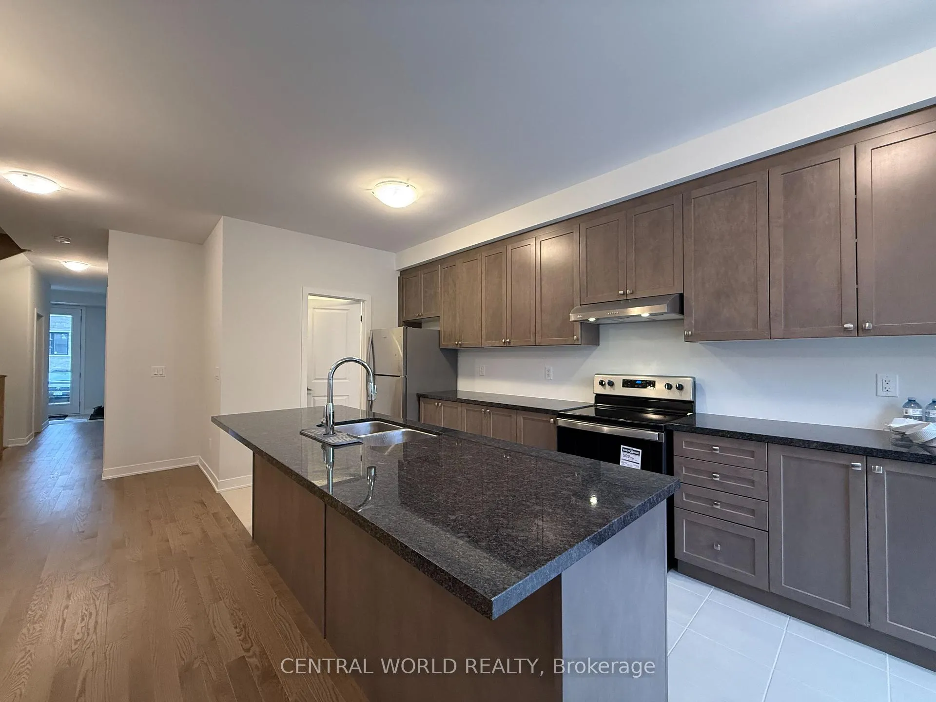 Photo 4 of 152 Anna Russell Way, Markham, Unionville — HOMEH
