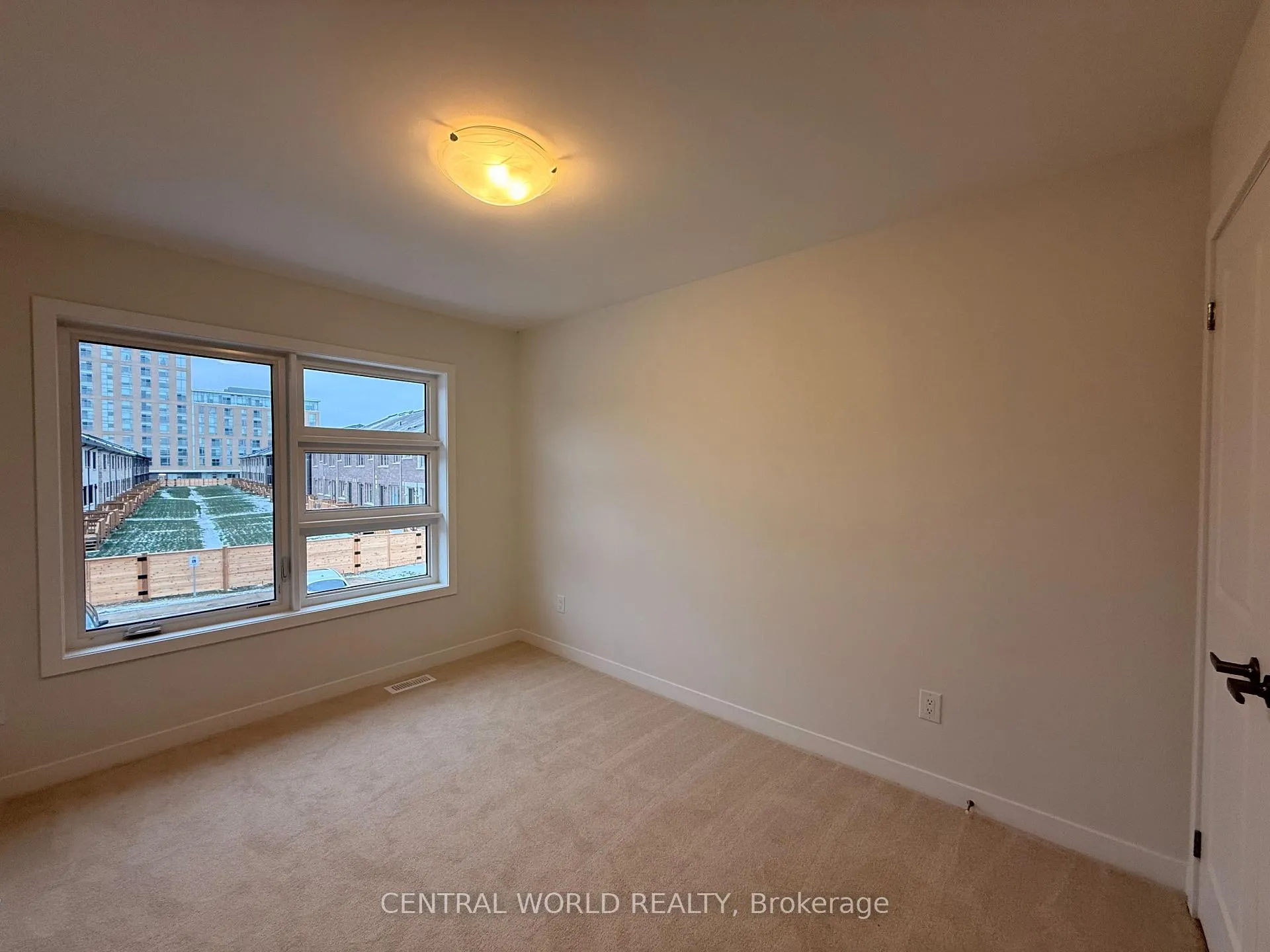 Photo 10 of 152 Anna Russell Way, Markham, Unionville — HOMEH