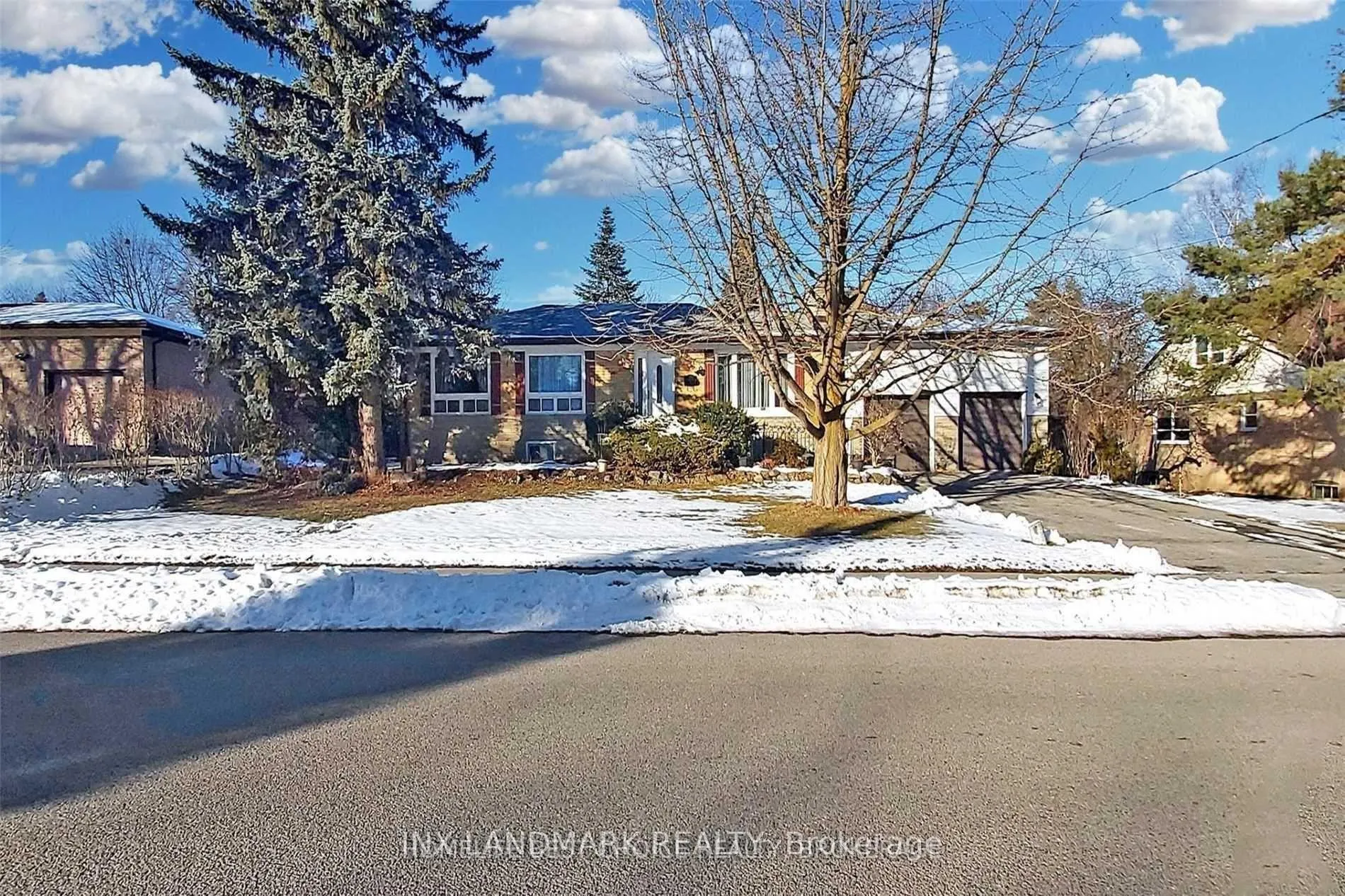 Photo 3 of Unit Main, 32 Kirk Drive, Markham, Royal Orchard — HOMEH