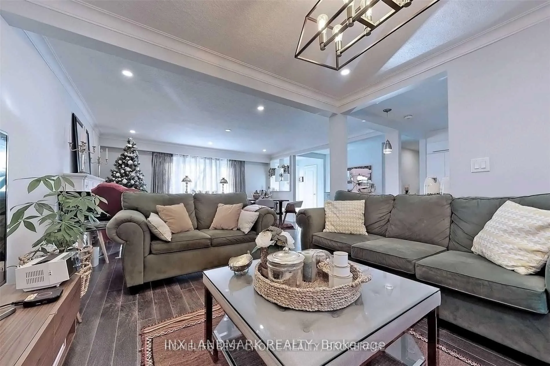 Photo 8 of Unit Main, 32 Kirk Drive, Markham, Royal Orchard — HOMEH