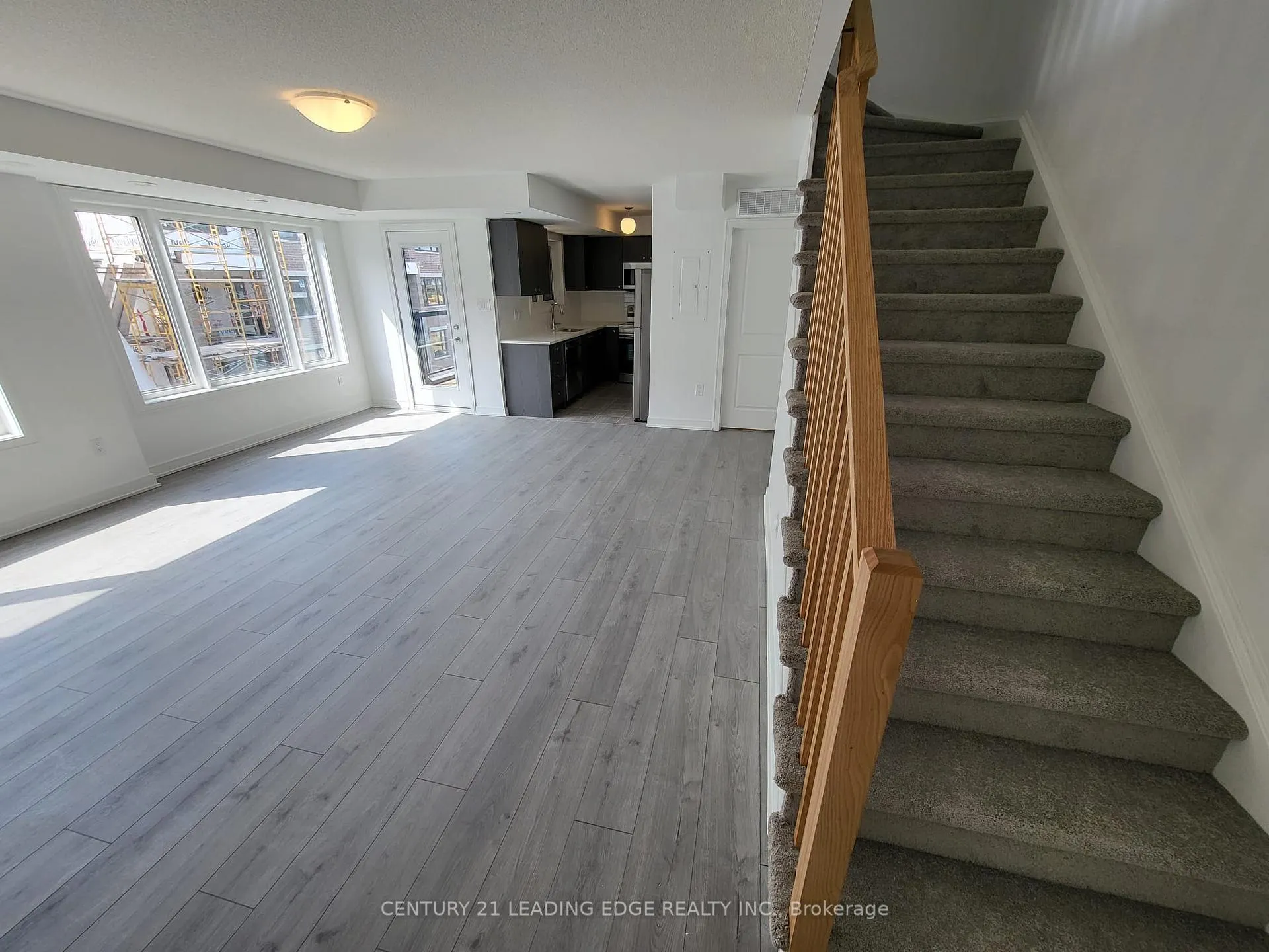 Photo 11 of 27 Magnolia Lane, Barrie, Innis-Shore — HOMEH