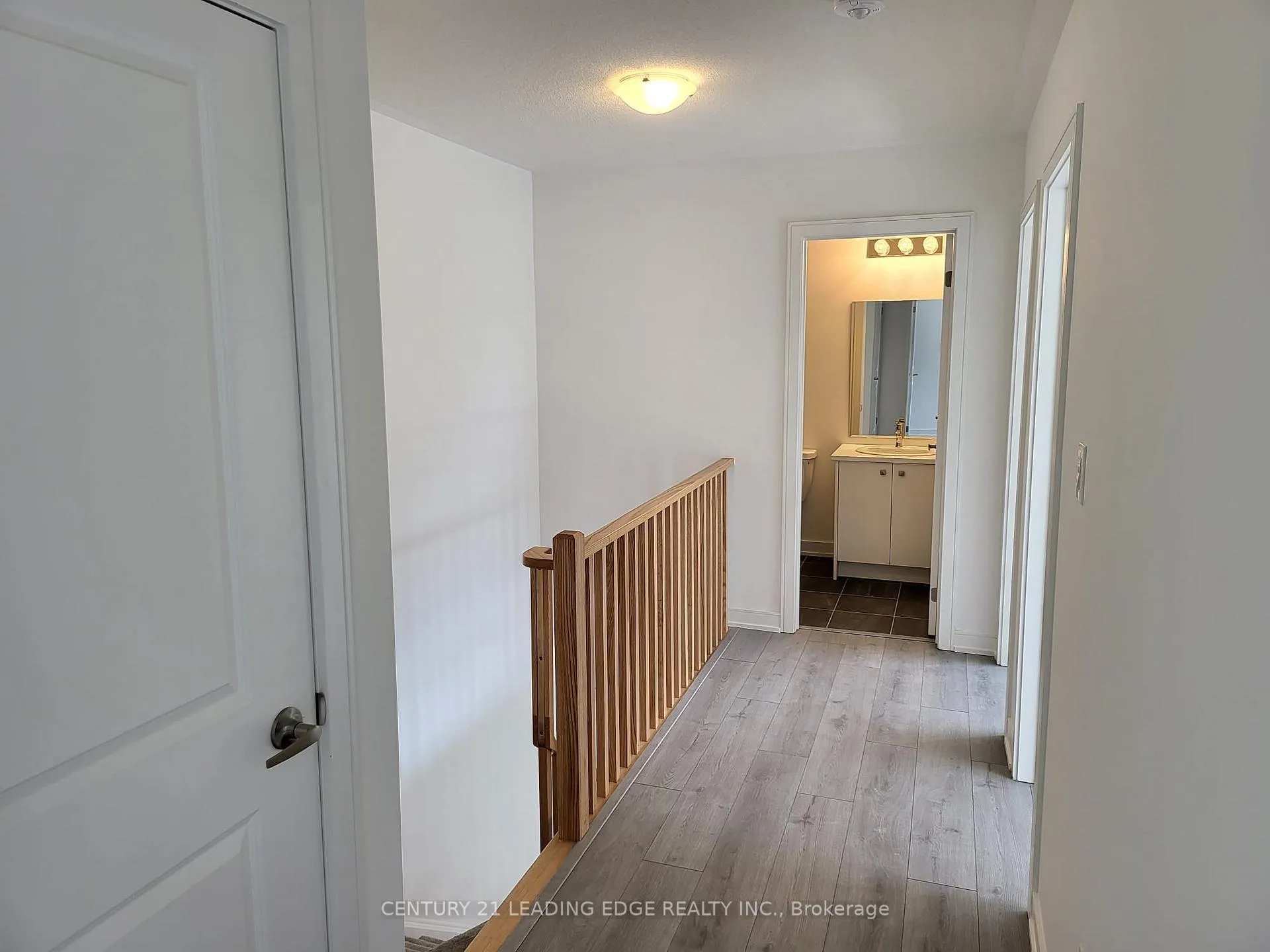 Photo 12 of 27 Magnolia Lane, Barrie, Innis-Shore — HOMEH