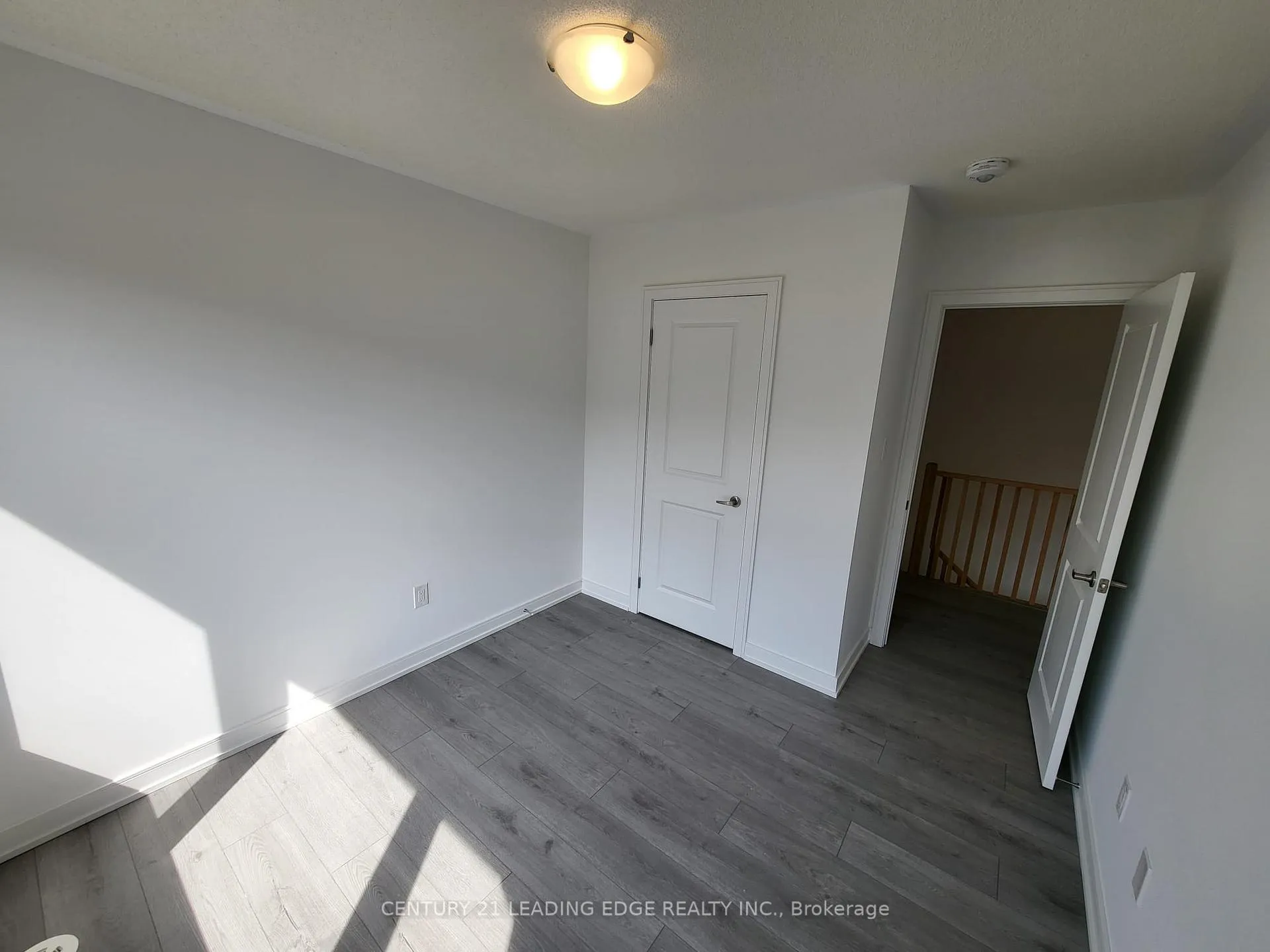 Photo 14 of 27 Magnolia Lane, Barrie, Innis-Shore — HOMEH
