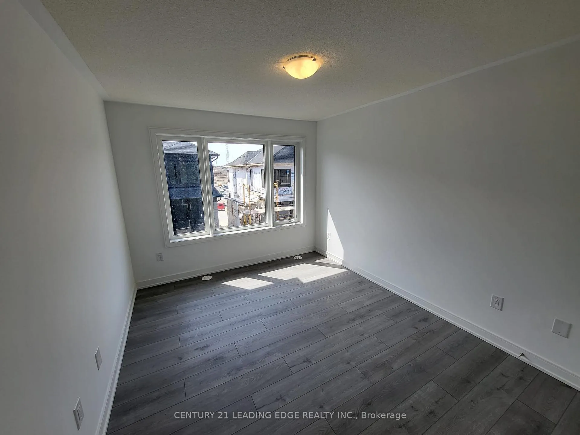 Photo 15 of 27 Magnolia Lane, Barrie, Innis-Shore — HOMEH