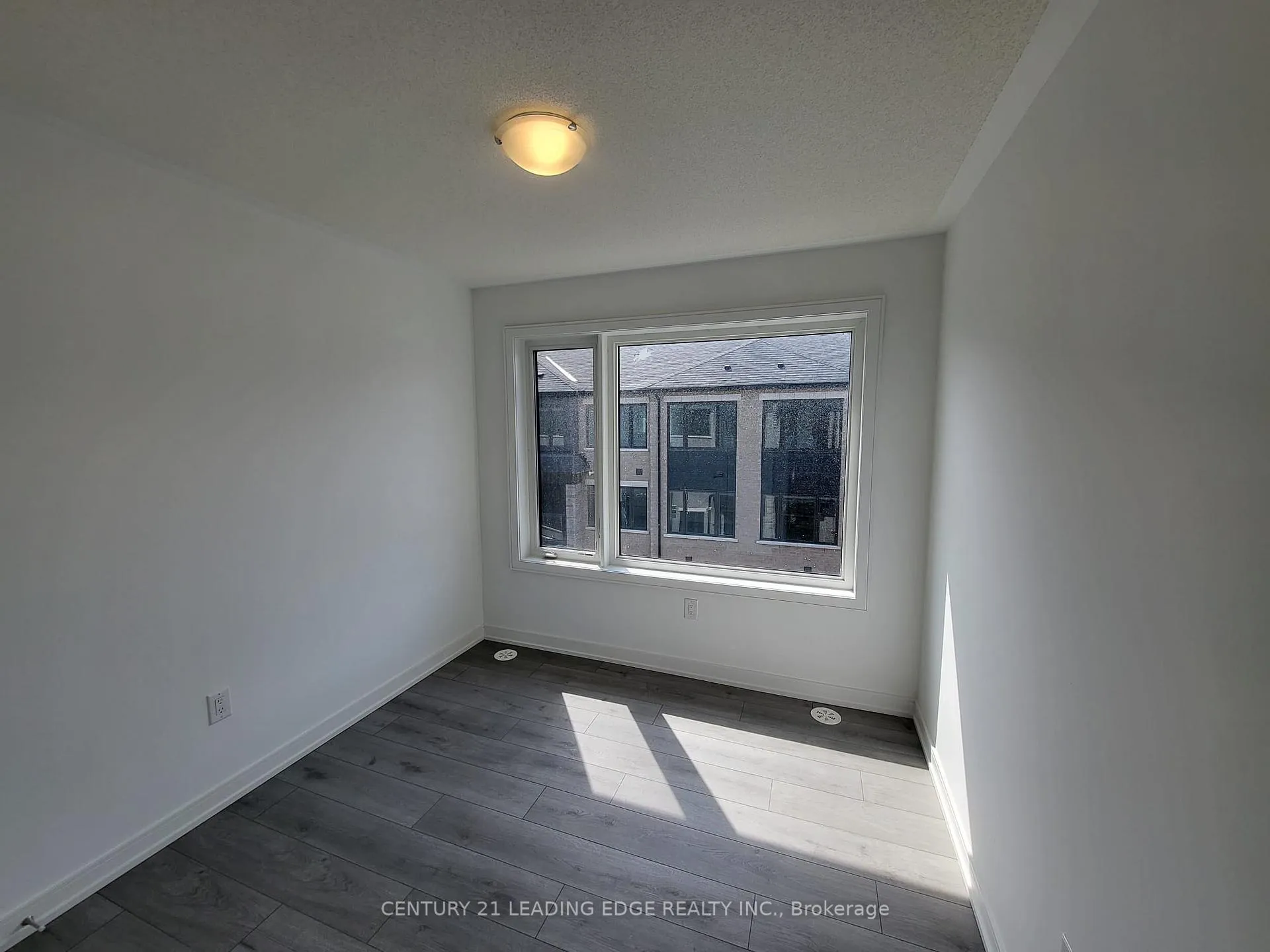 Photo 19 of 27 Magnolia Lane, Barrie, Innis-Shore — HOMEH