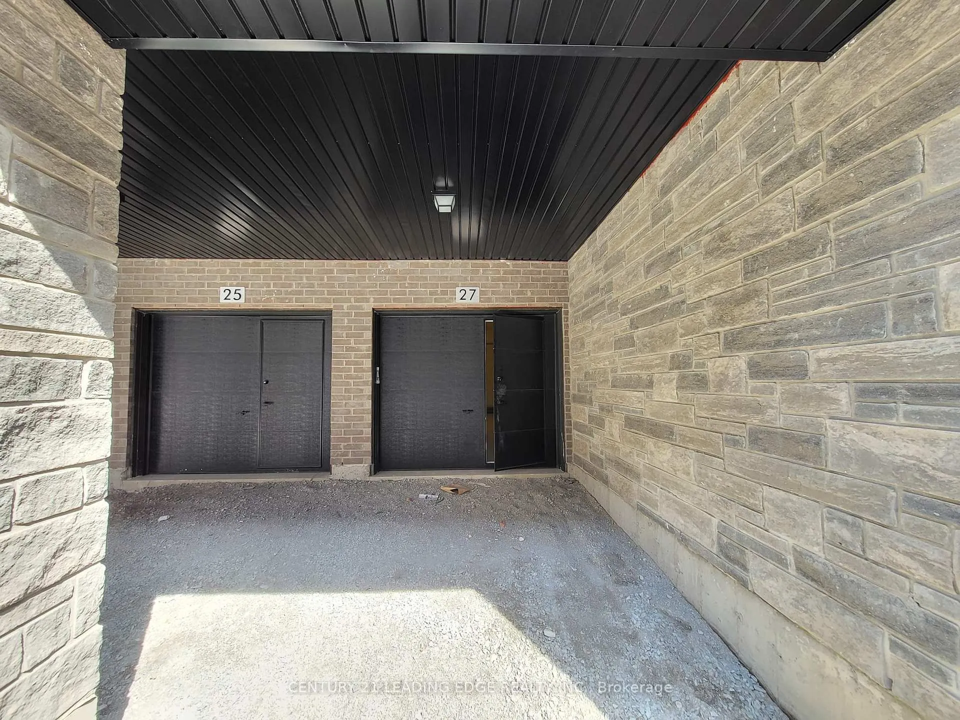 Photo 25 of 27 Magnolia Lane, Barrie, Innis-Shore — HOMEH