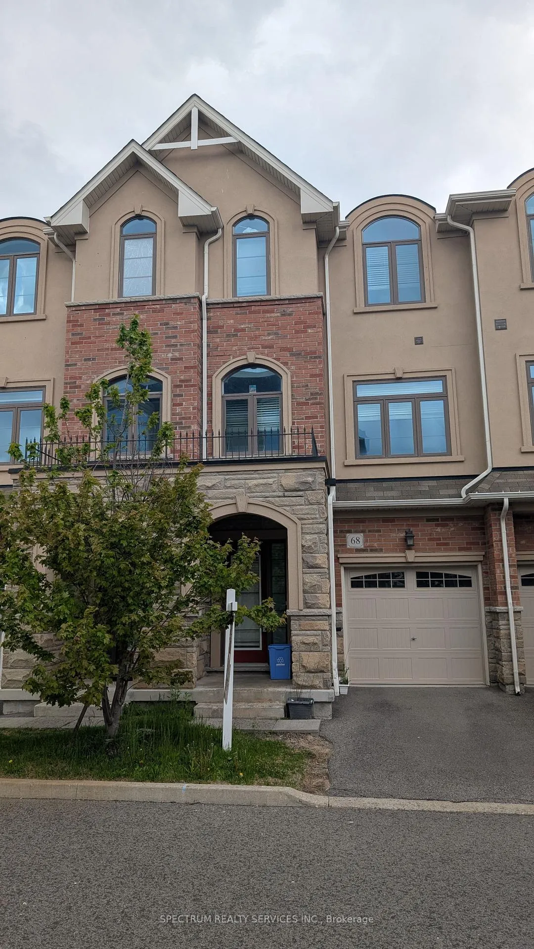 Photo 1 of 68 Borers Creek Circle, Hamilton, Waterdown — HOMEH
