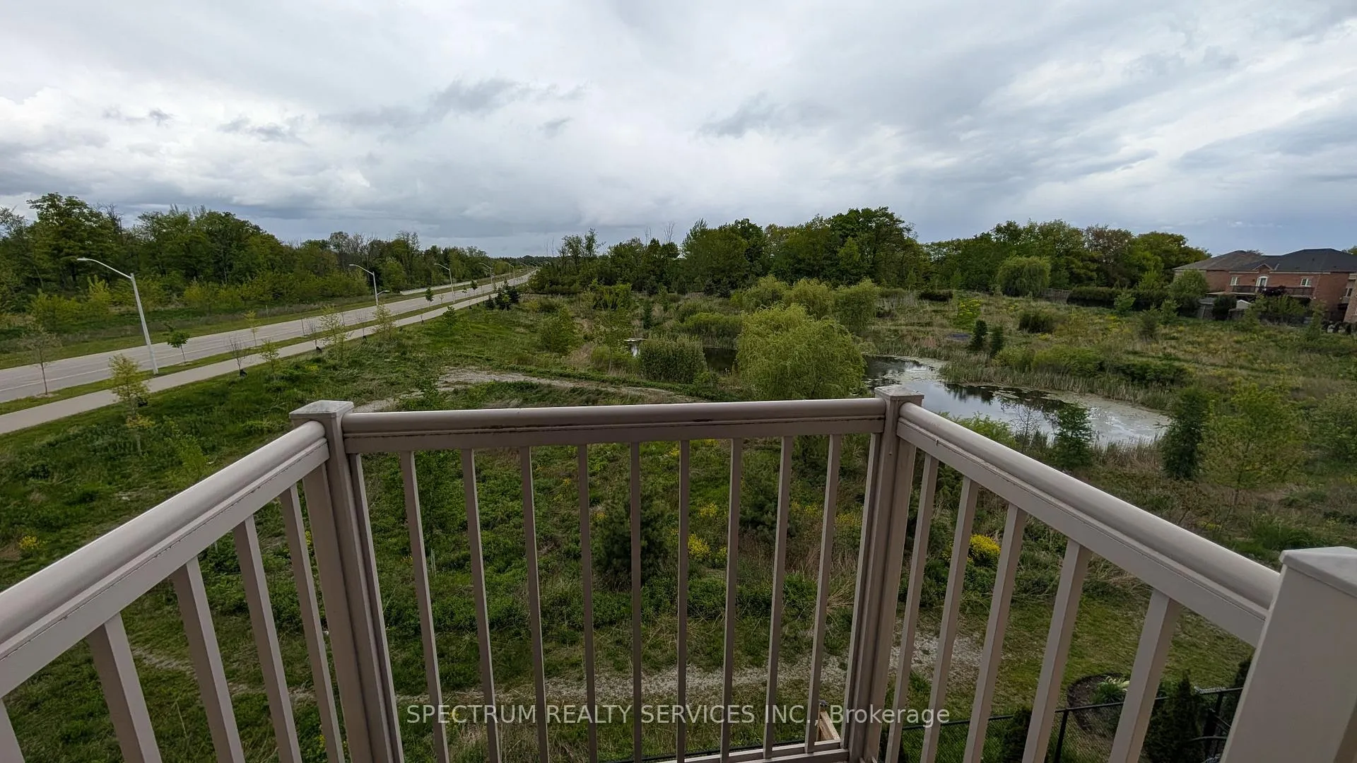 Photo 10 of 68 Borers Creek Circle, Hamilton, Waterdown — HOMEH