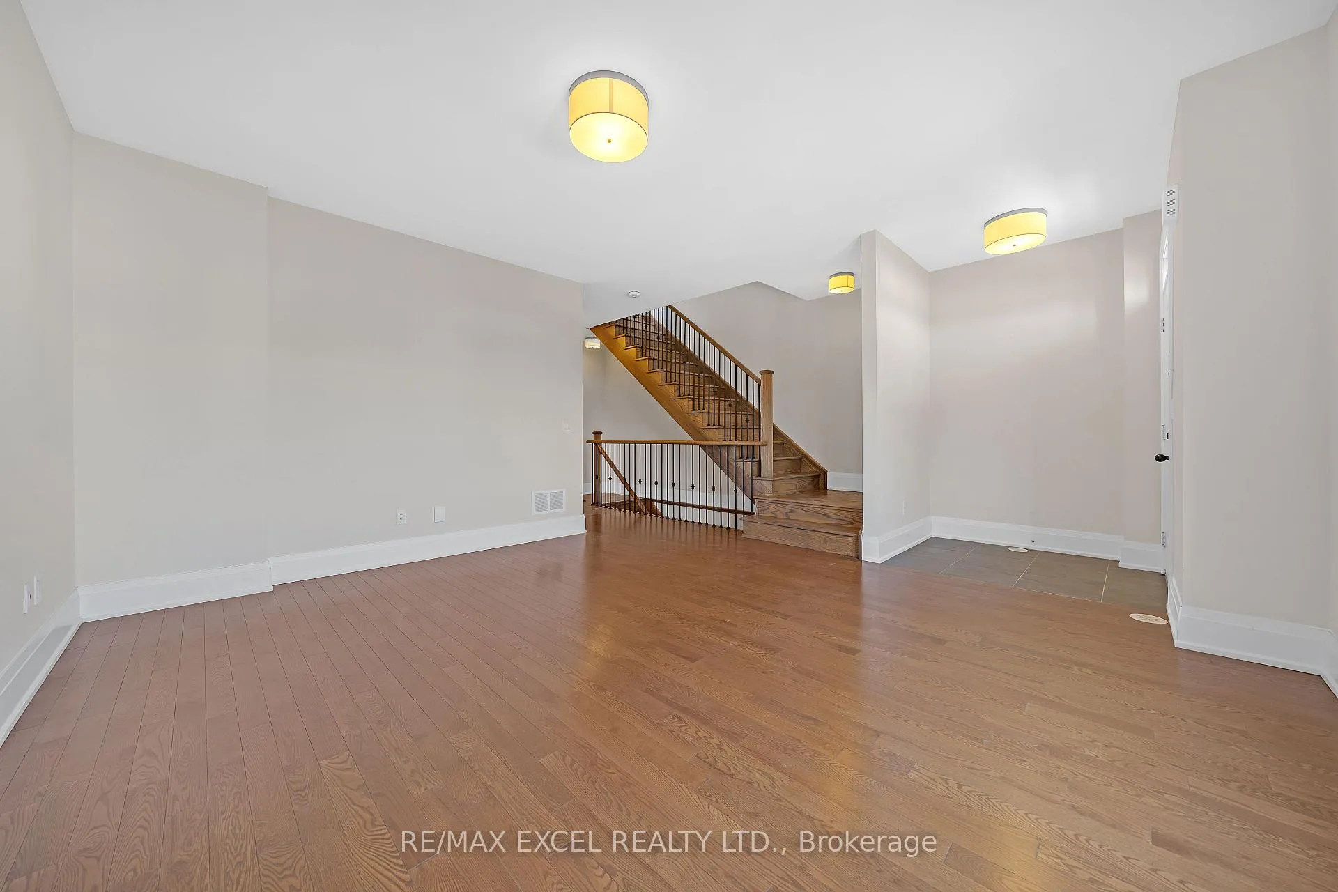 Photo 10 of 19 Sir Frederick Banting Way, Markham, Unionville — HOMEH