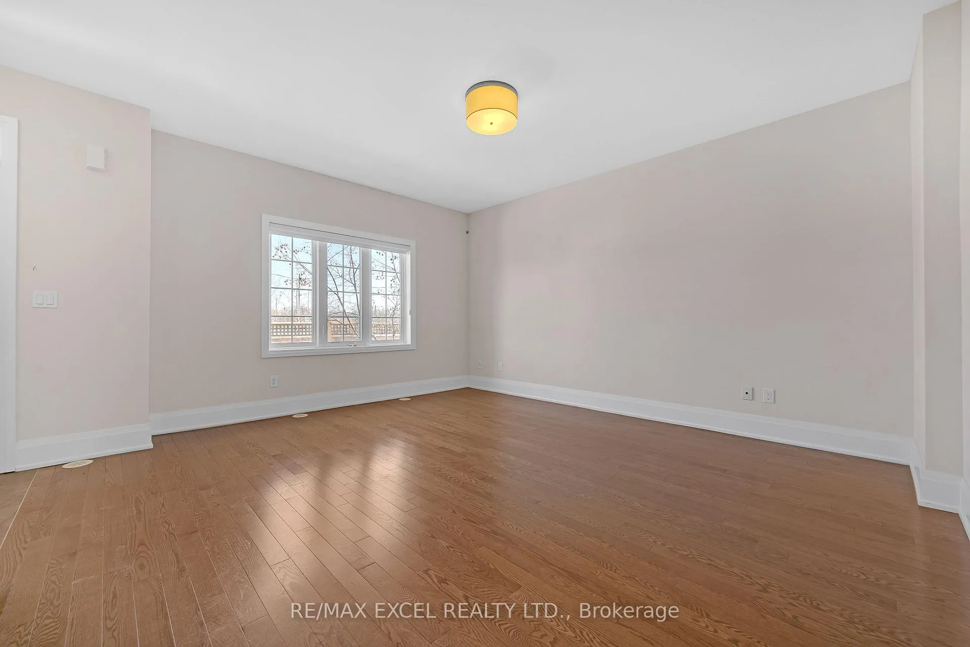 Photo 12 of 19 Sir Frederick Banting Way, Markham, Unionville — HOMEH