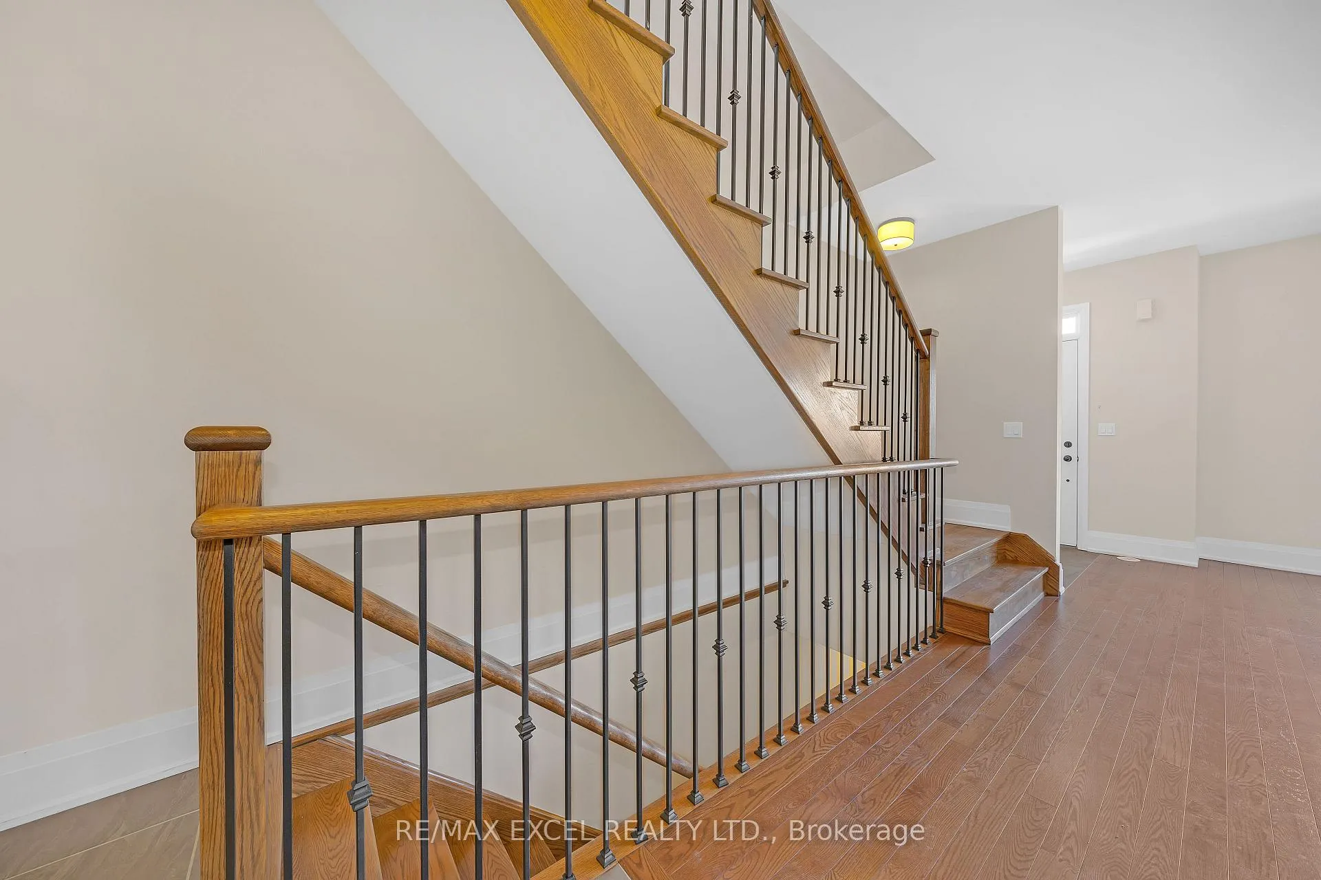 Photo 13 of 19 Sir Frederick Banting Way, Markham, Unionville — HOMEH