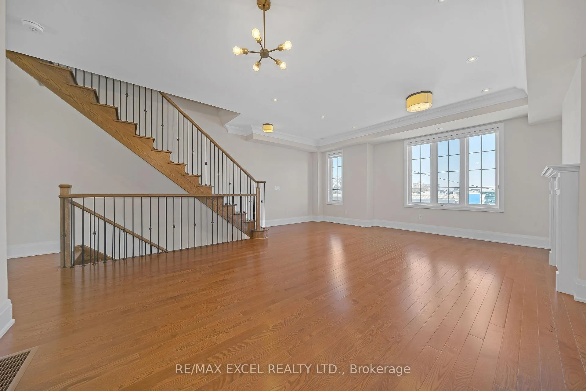 Photo 16 of 19 Sir Frederick Banting Way, Markham, Unionville — HOMEH